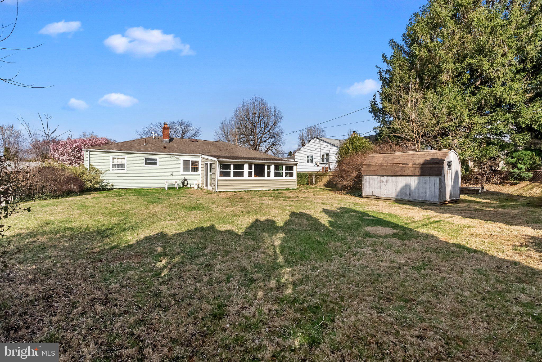 PINECREST - Residential