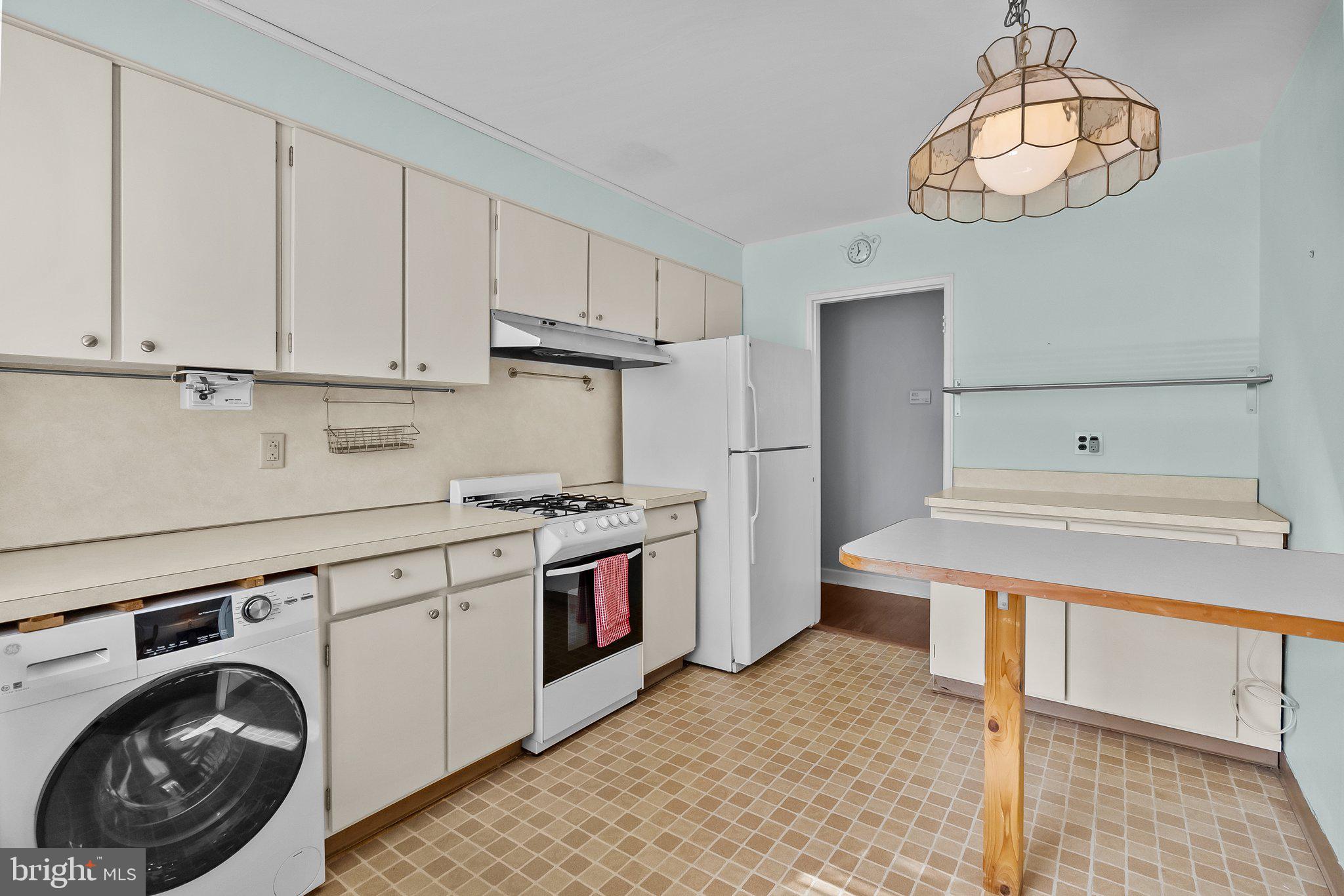 PINECREST - Residential