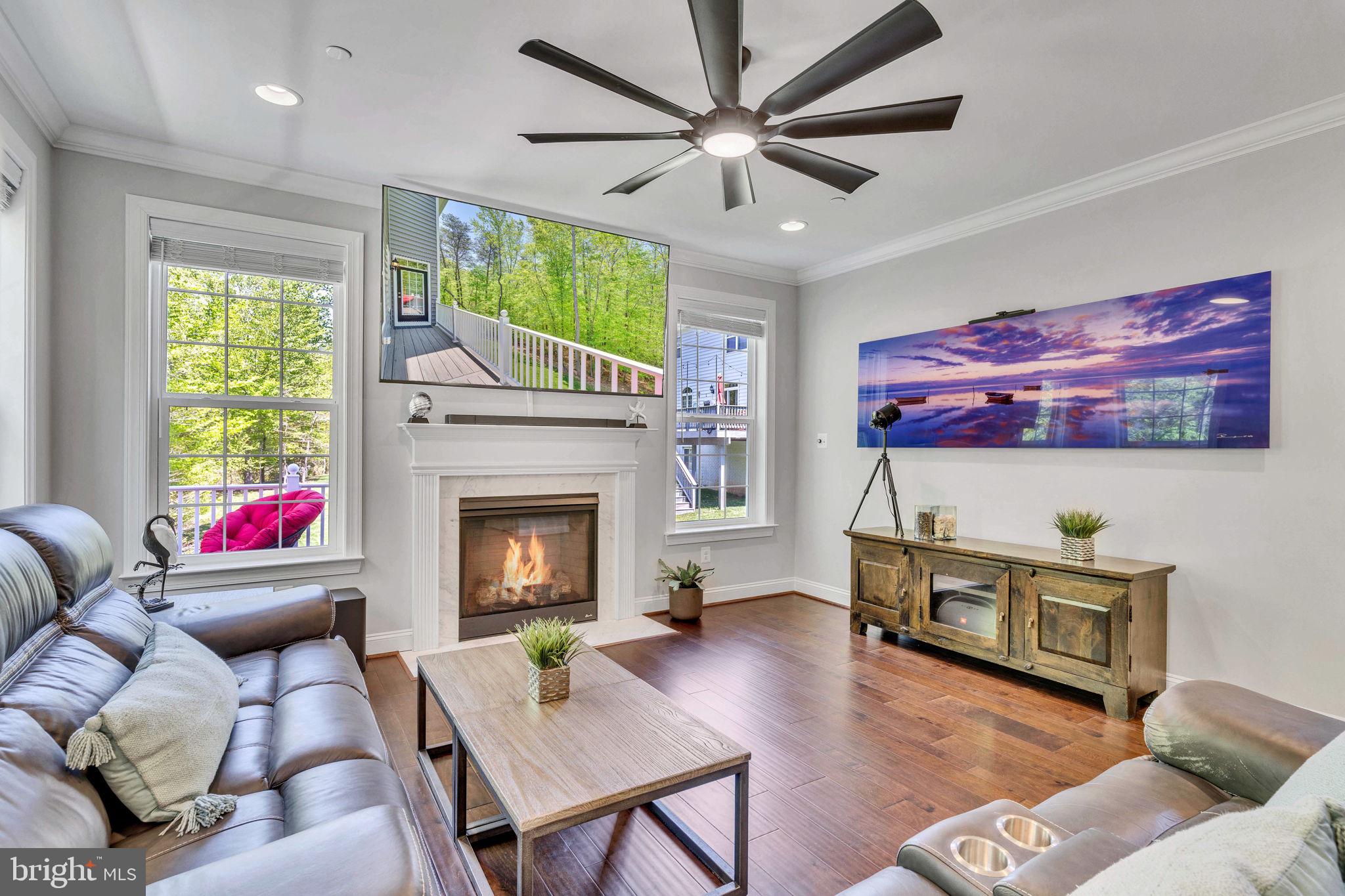 OAKLAND HALL - Residential