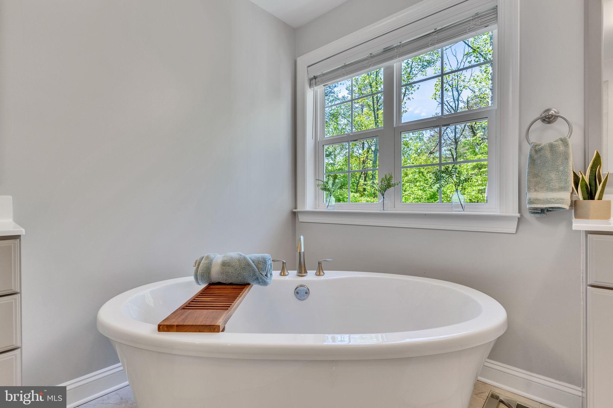 OAKLAND HALL - Residential