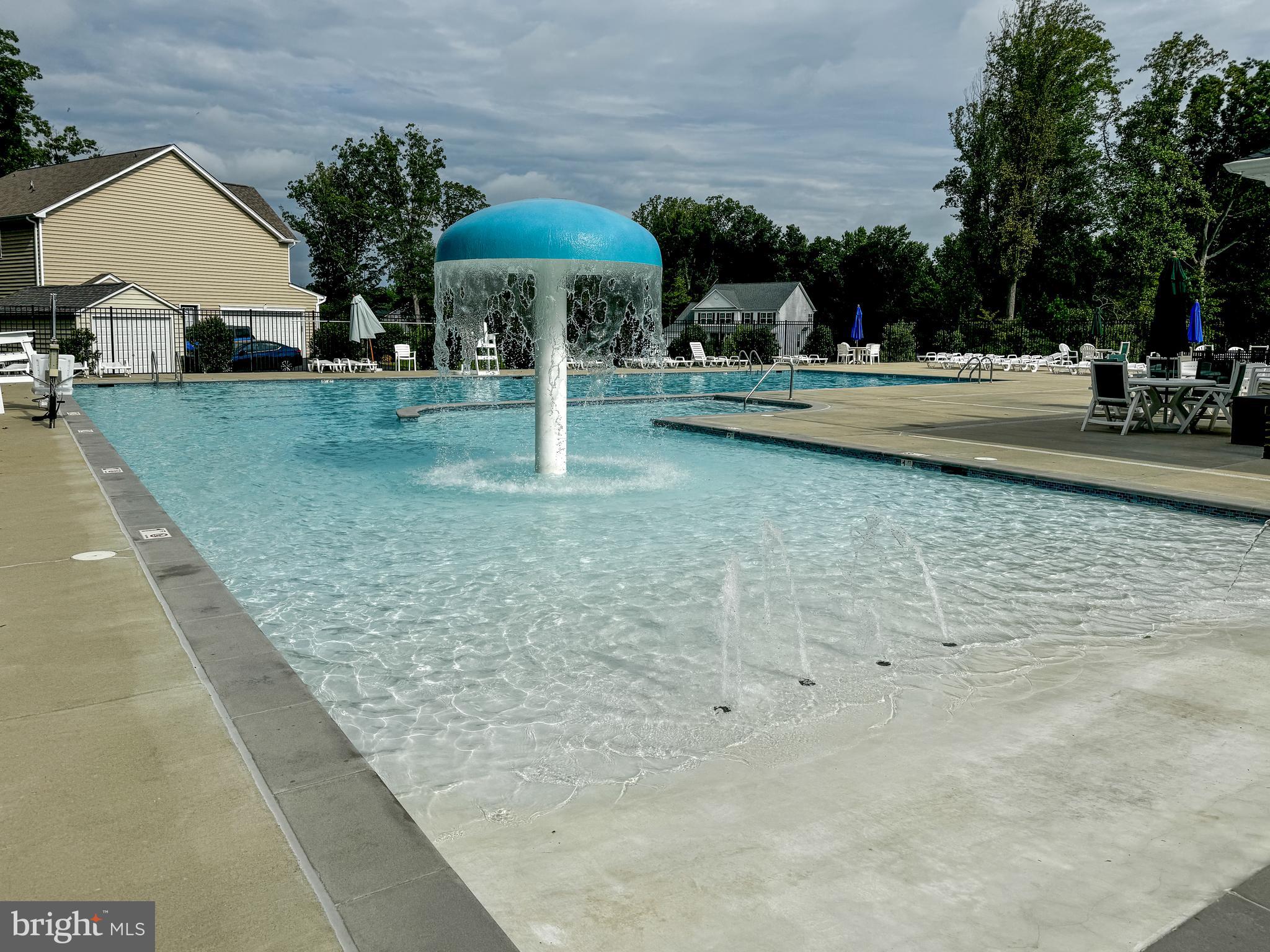 OAKLAND HALL - Residential