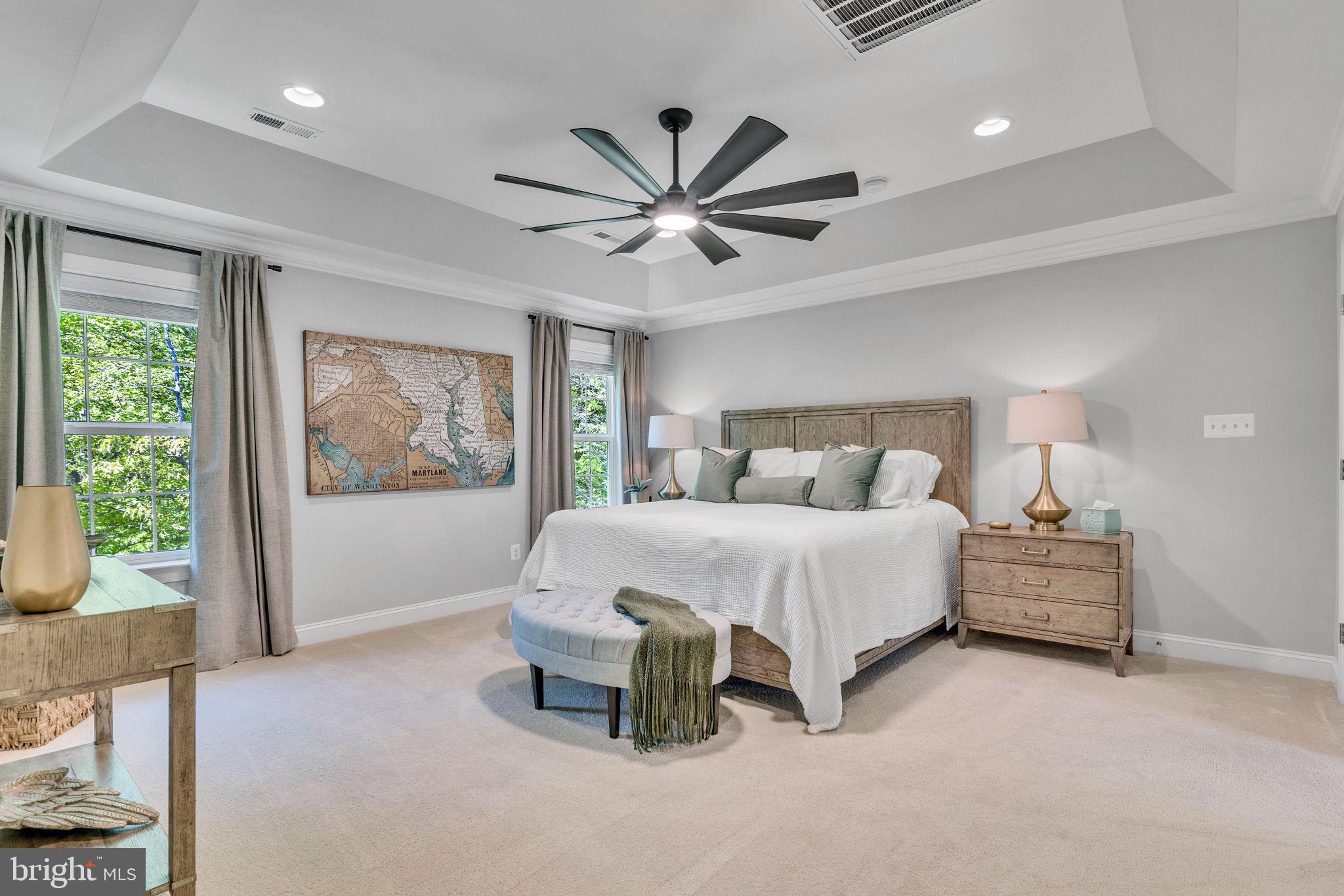 OAKLAND HALL - Residential