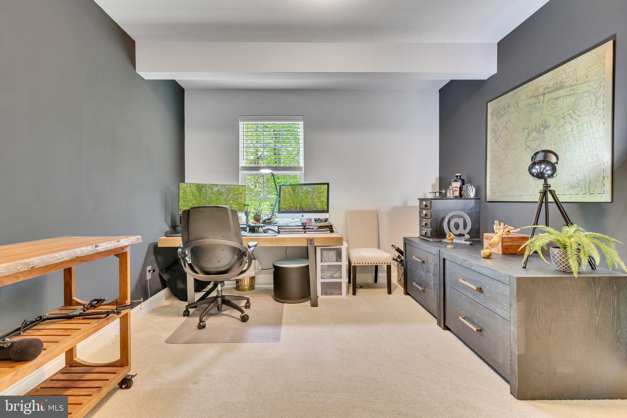 OAKLAND HALL - Residential