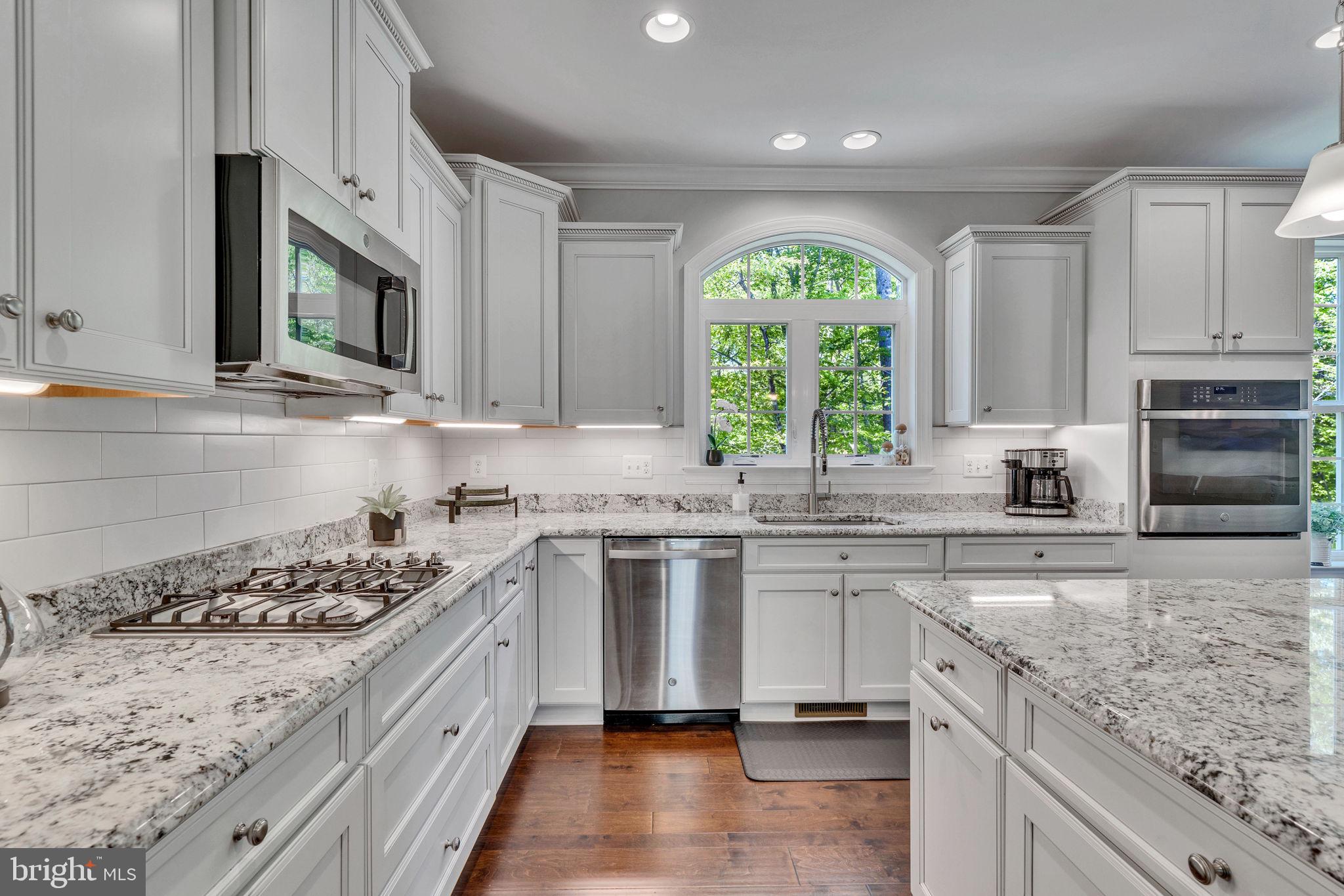 OAKLAND HALL - Residential