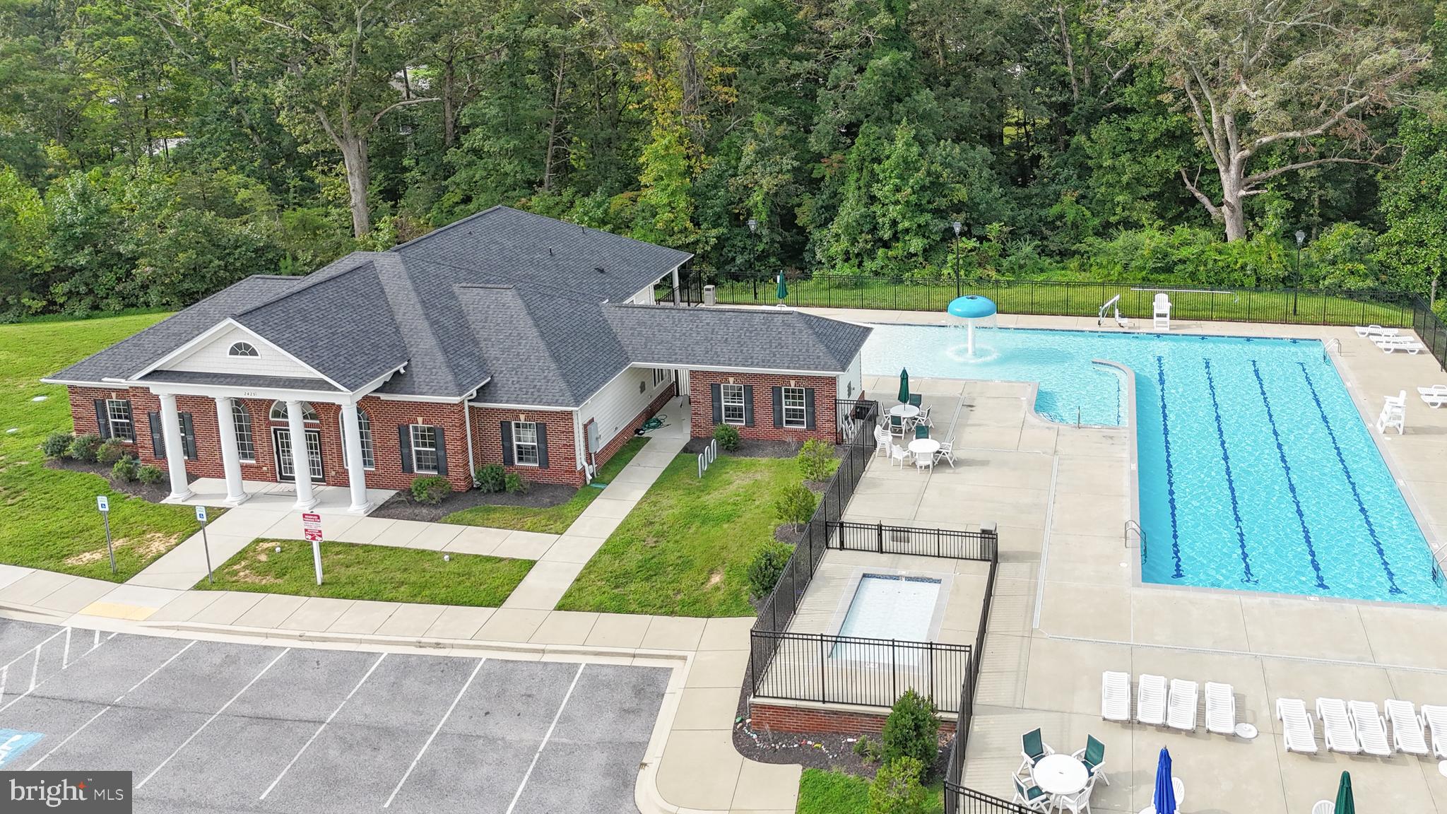 OAKLAND HALL - Residential