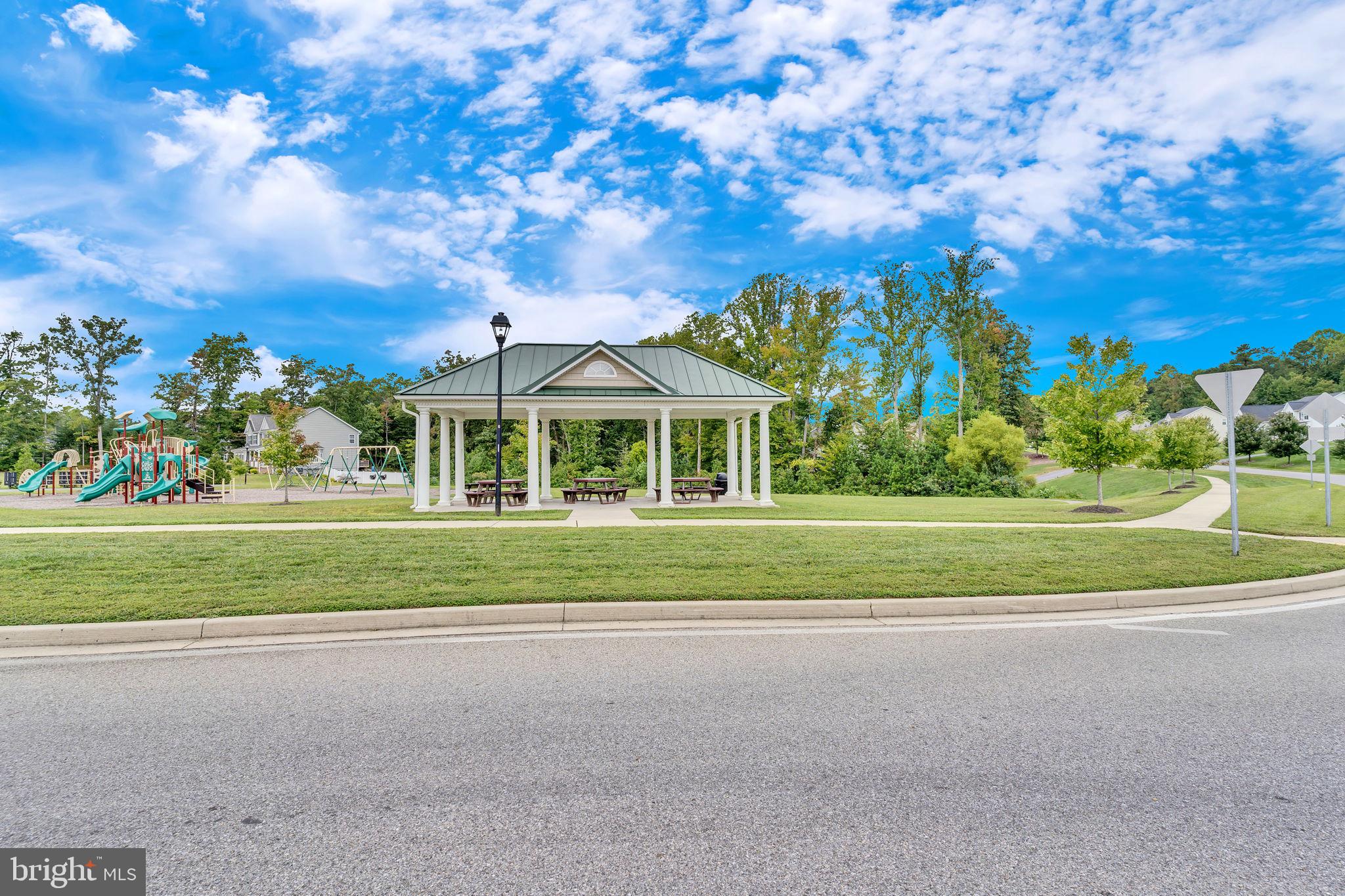 OAKLAND HALL - Residential