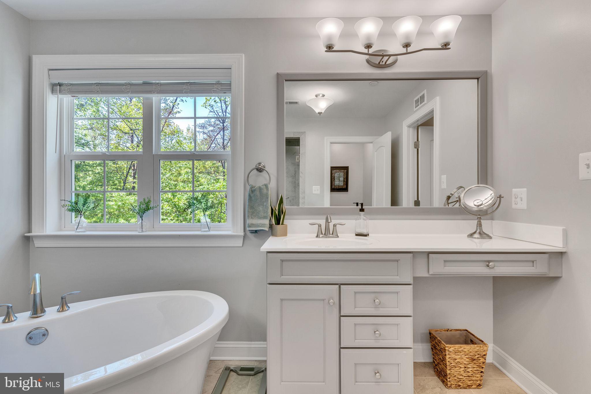 OAKLAND HALL - Residential