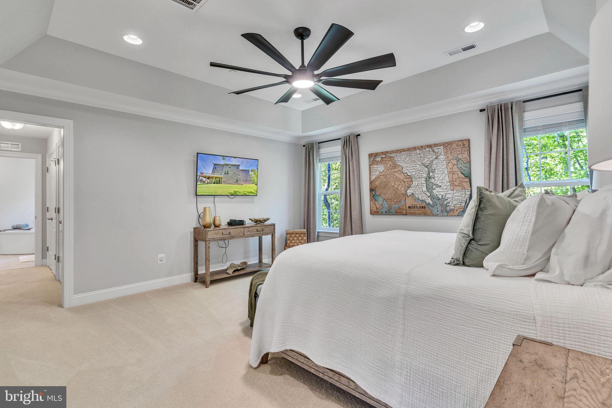 OAKLAND HALL - Residential