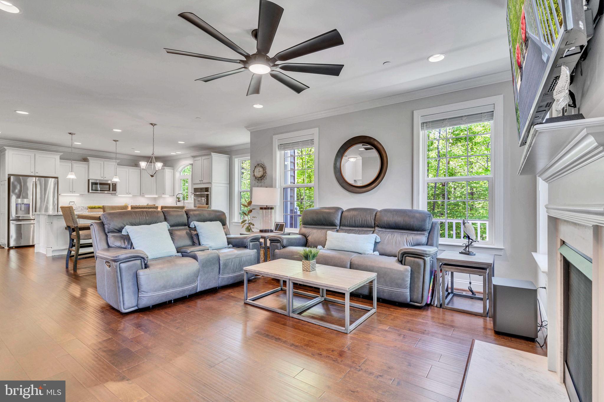 OAKLAND HALL - Residential