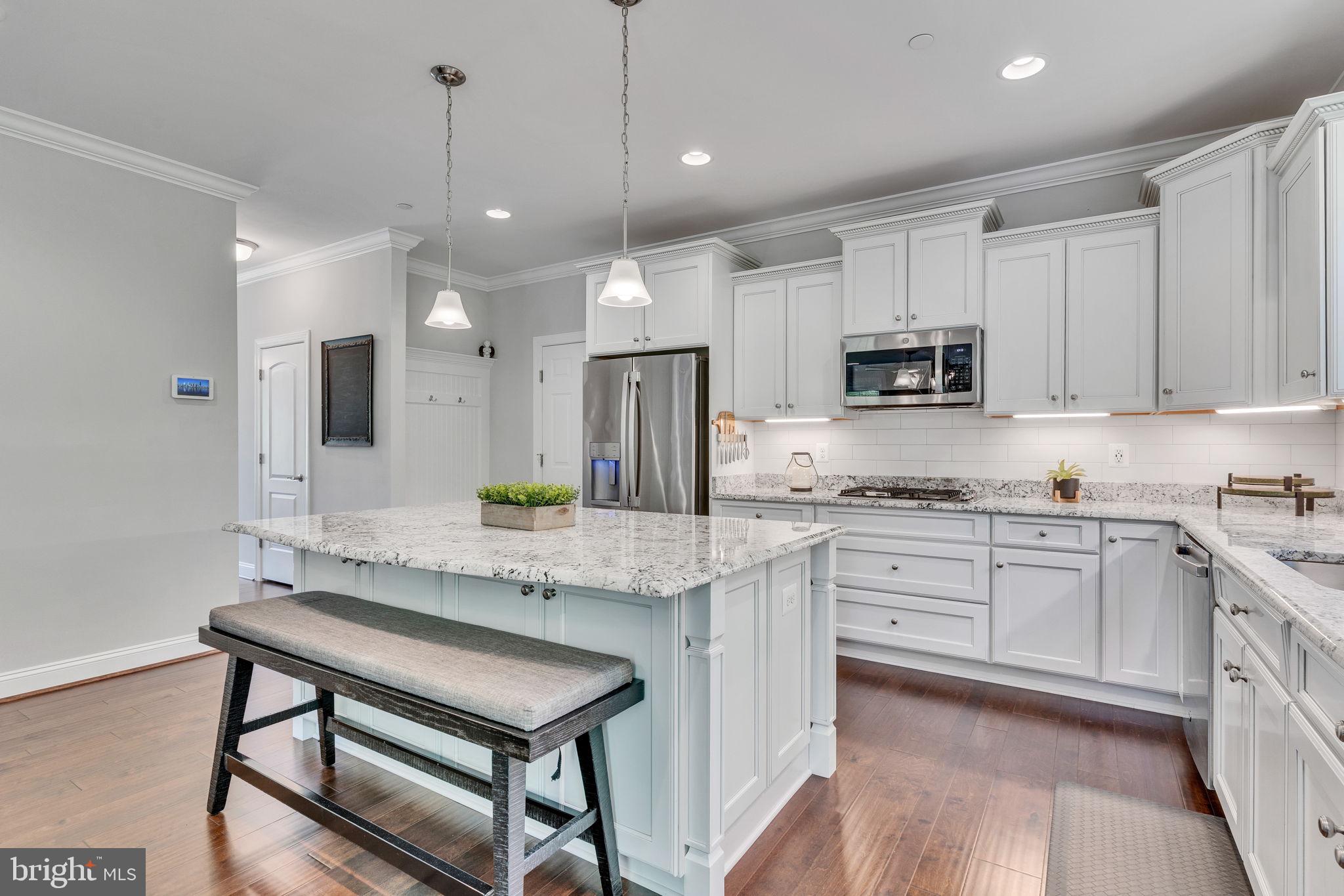 OAKLAND HALL - Residential