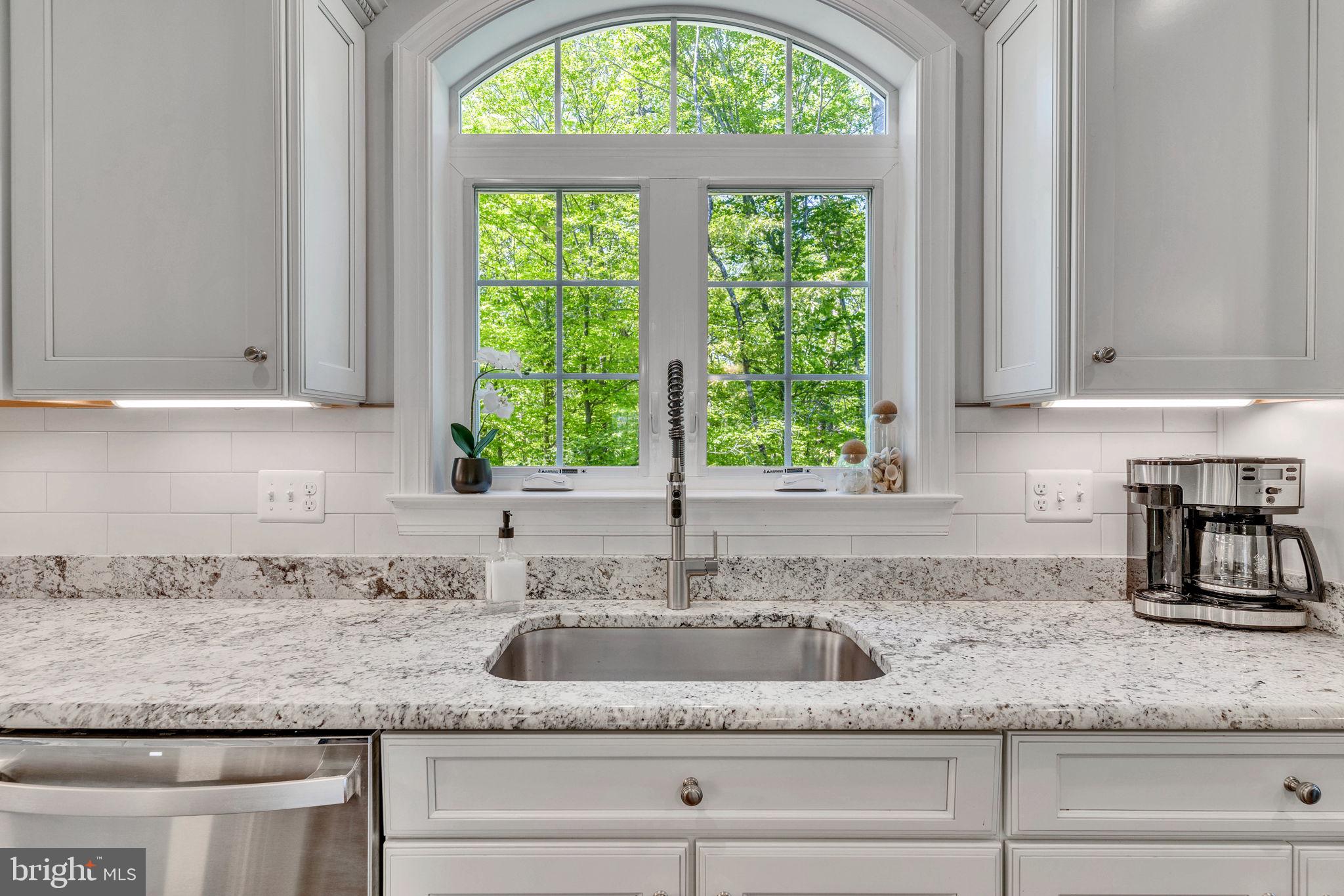 OAKLAND HALL - Residential