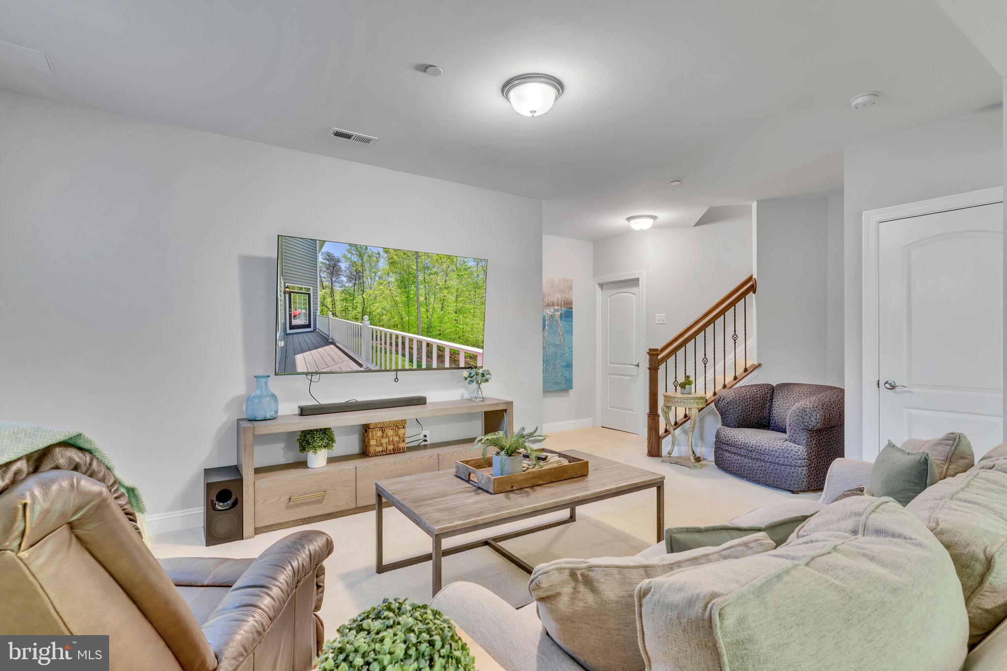 OAKLAND HALL - Residential