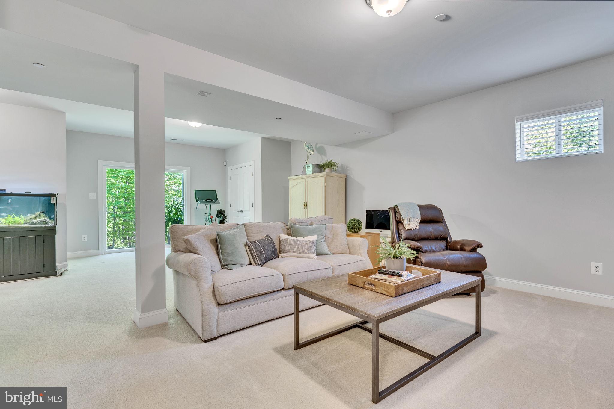 OAKLAND HALL - Residential