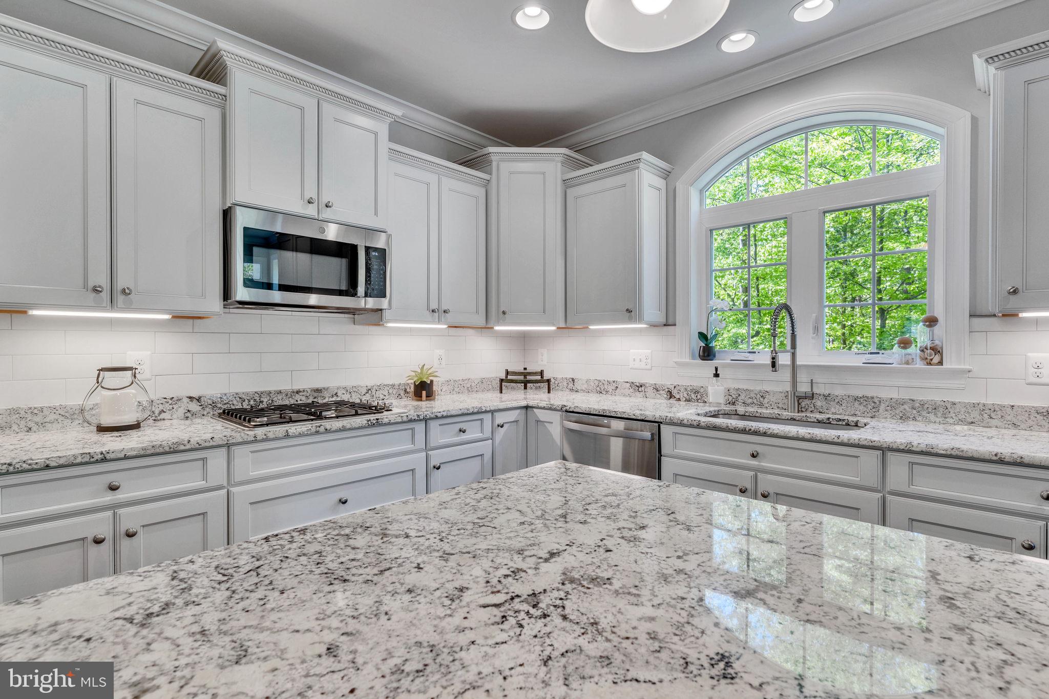 OAKLAND HALL - Residential