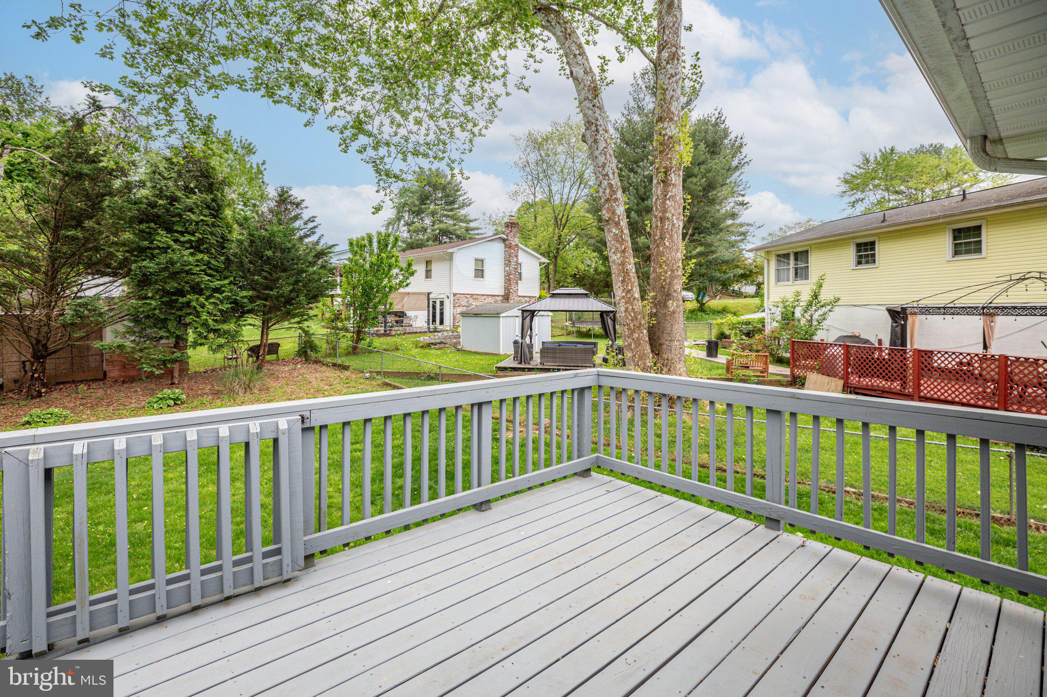 OAKRIDGE / COUNTRY RIDGE - Residential