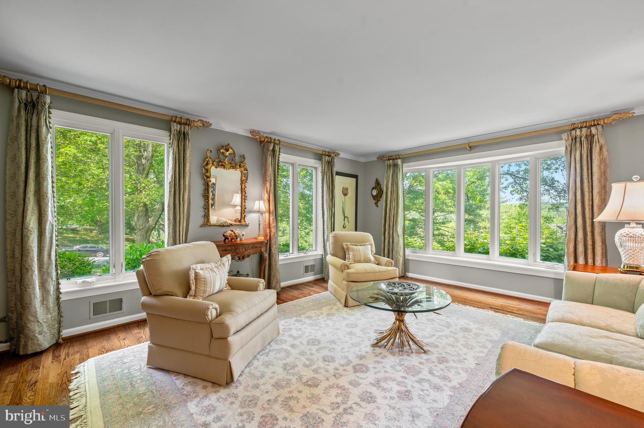 NEWTOWN HUNT - Residential