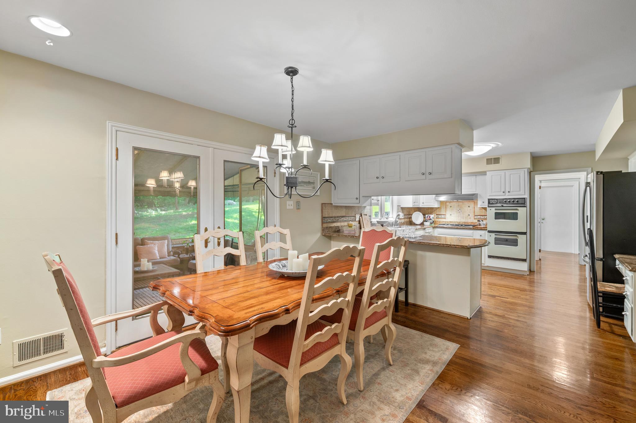 NEWTOWN HUNT - Residential