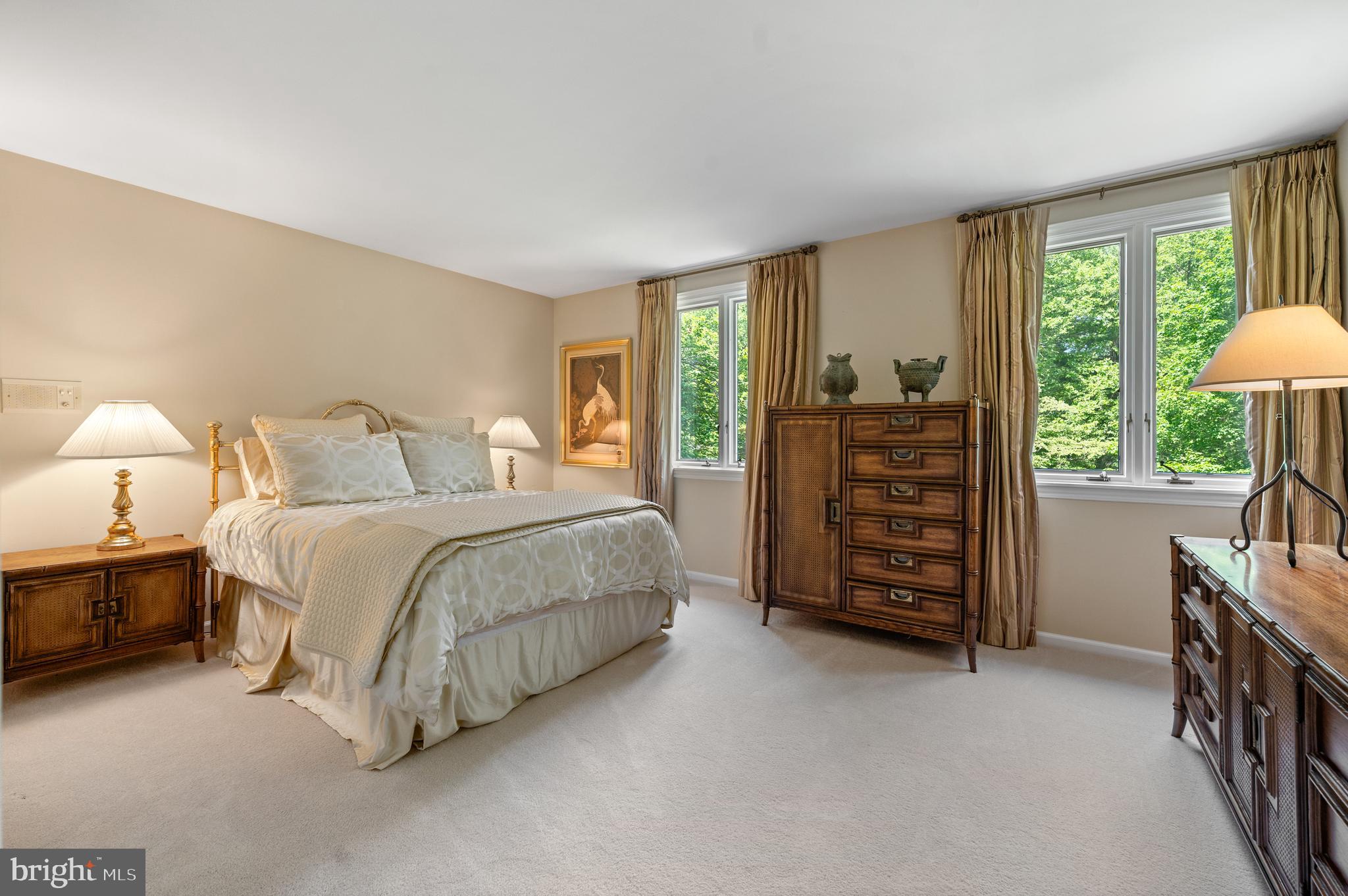 NEWTOWN HUNT - Residential