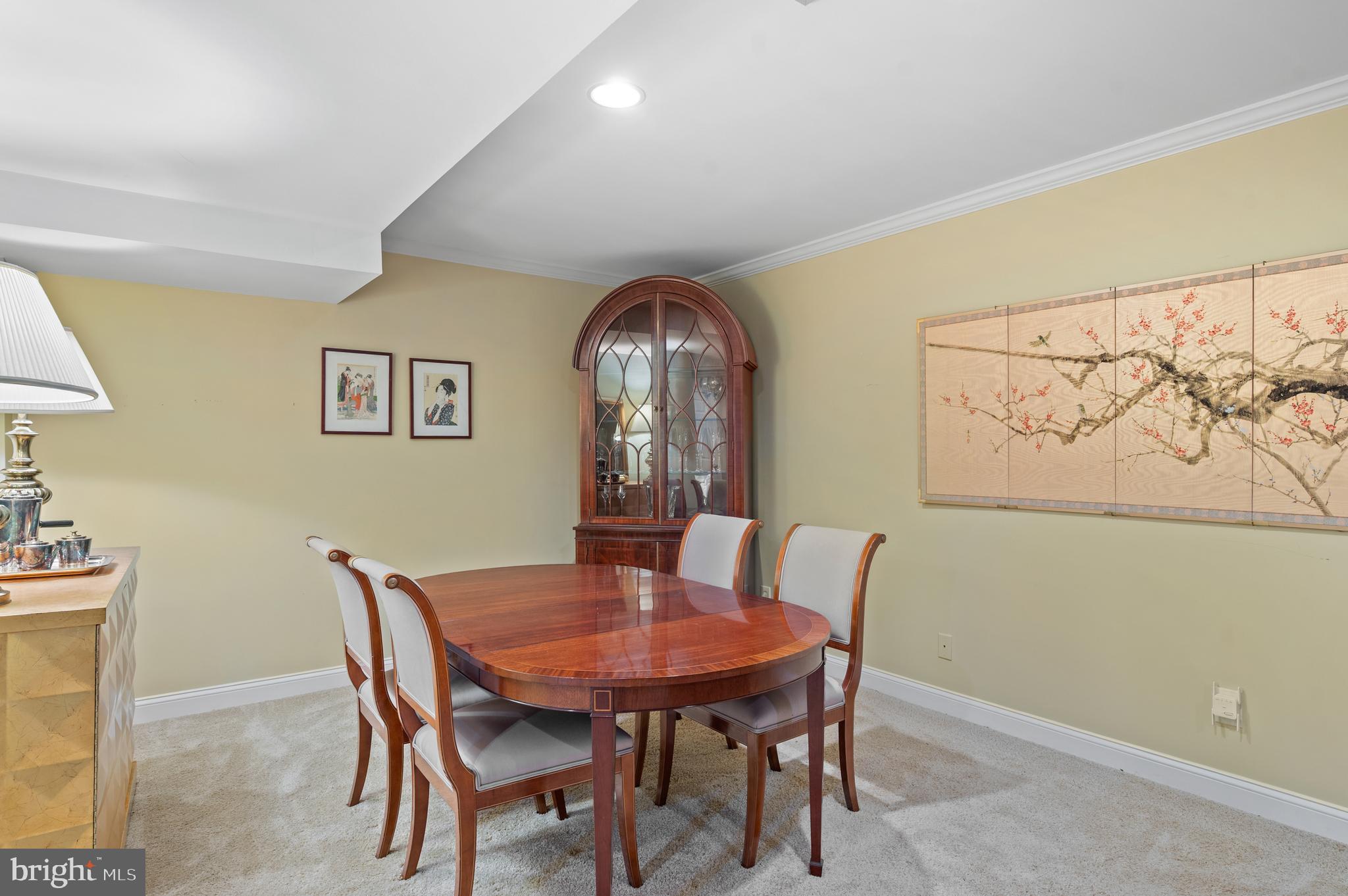 NEWTOWN HUNT - Residential