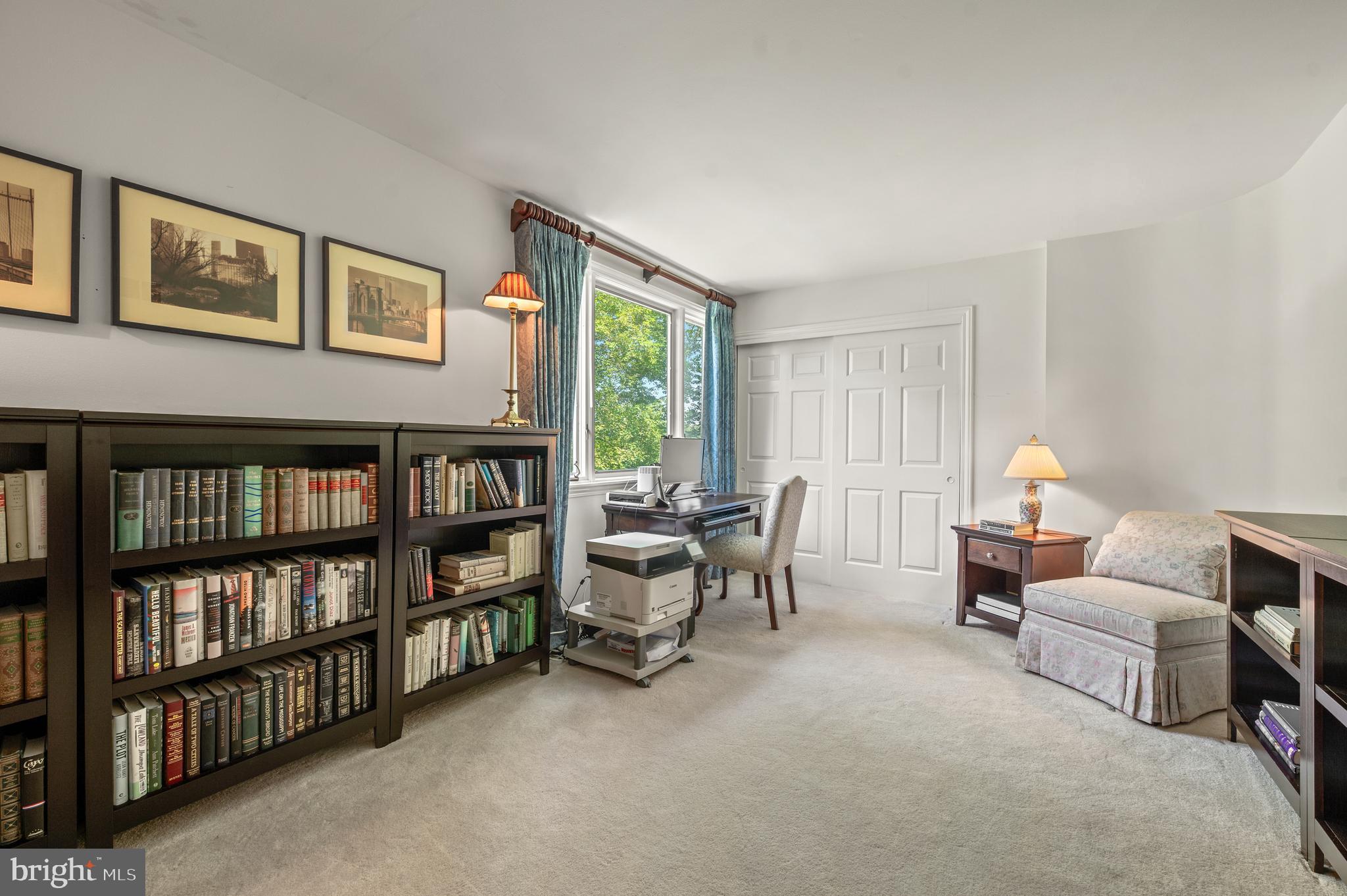 NEWTOWN HUNT - Residential