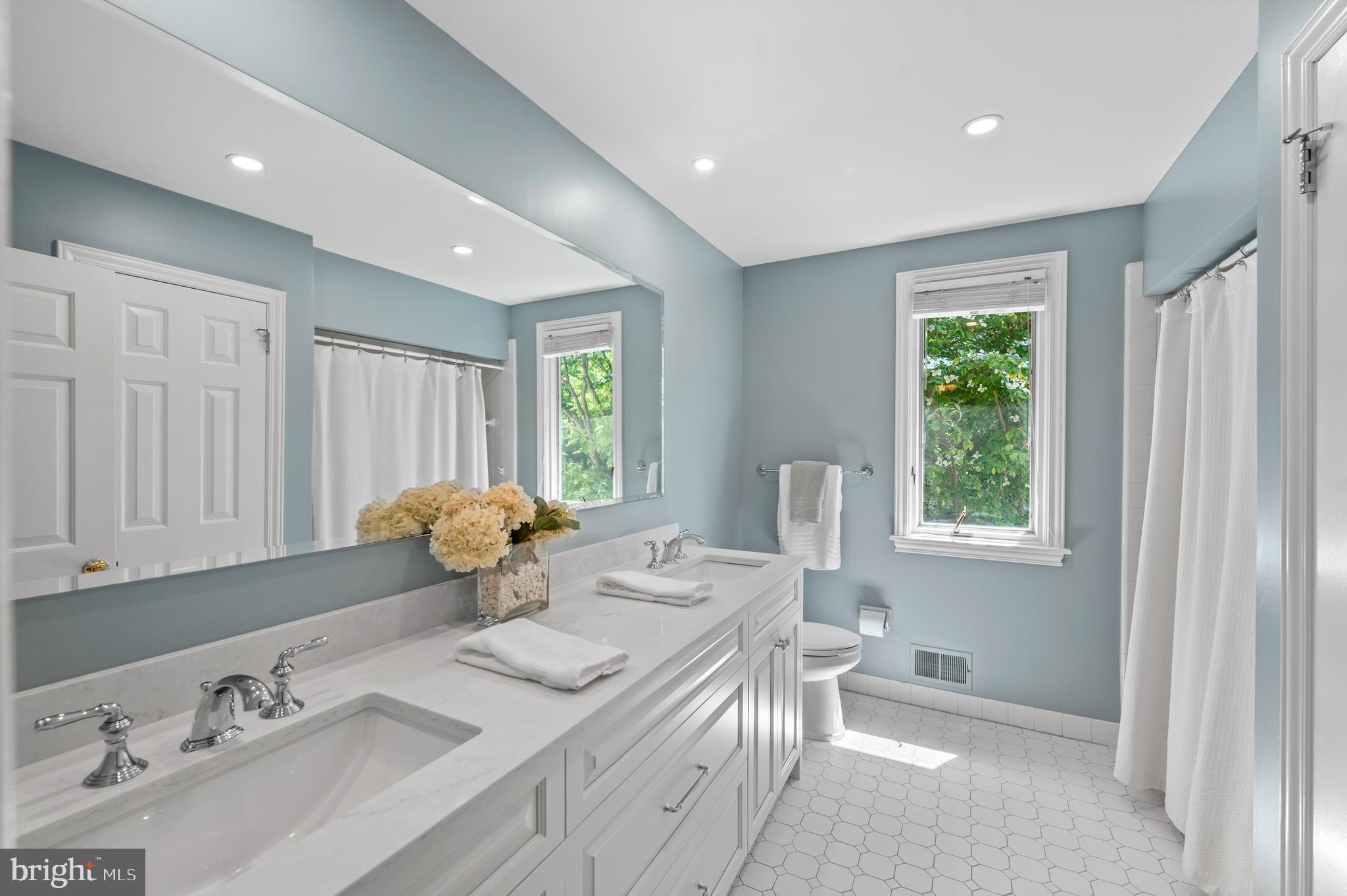 NEWTOWN HUNT - Residential