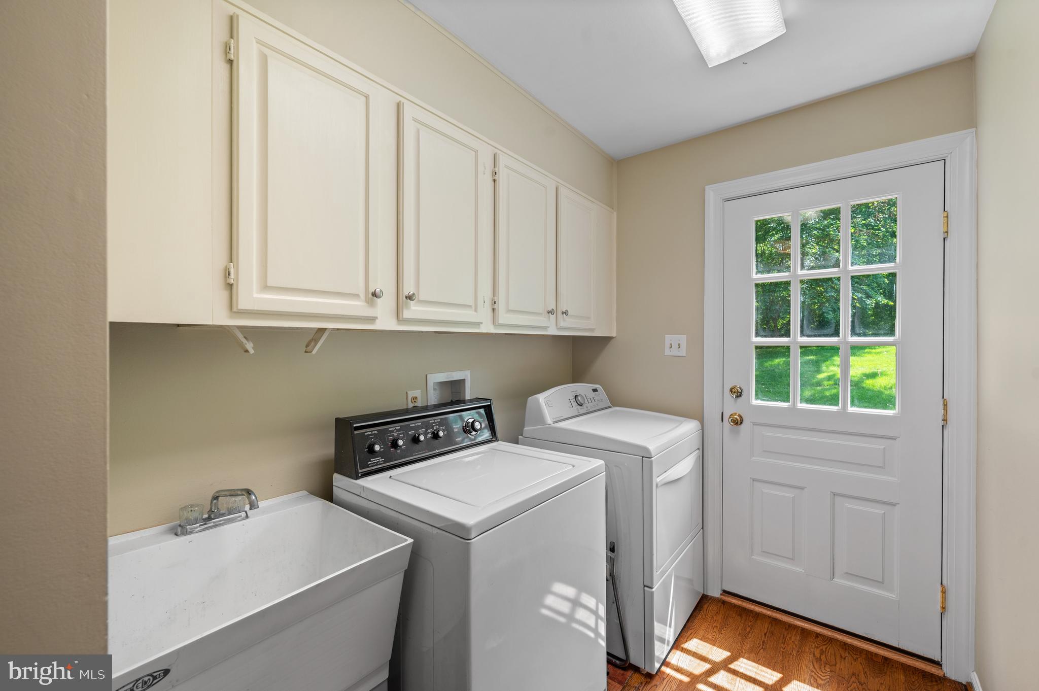 NEWTOWN HUNT - Residential