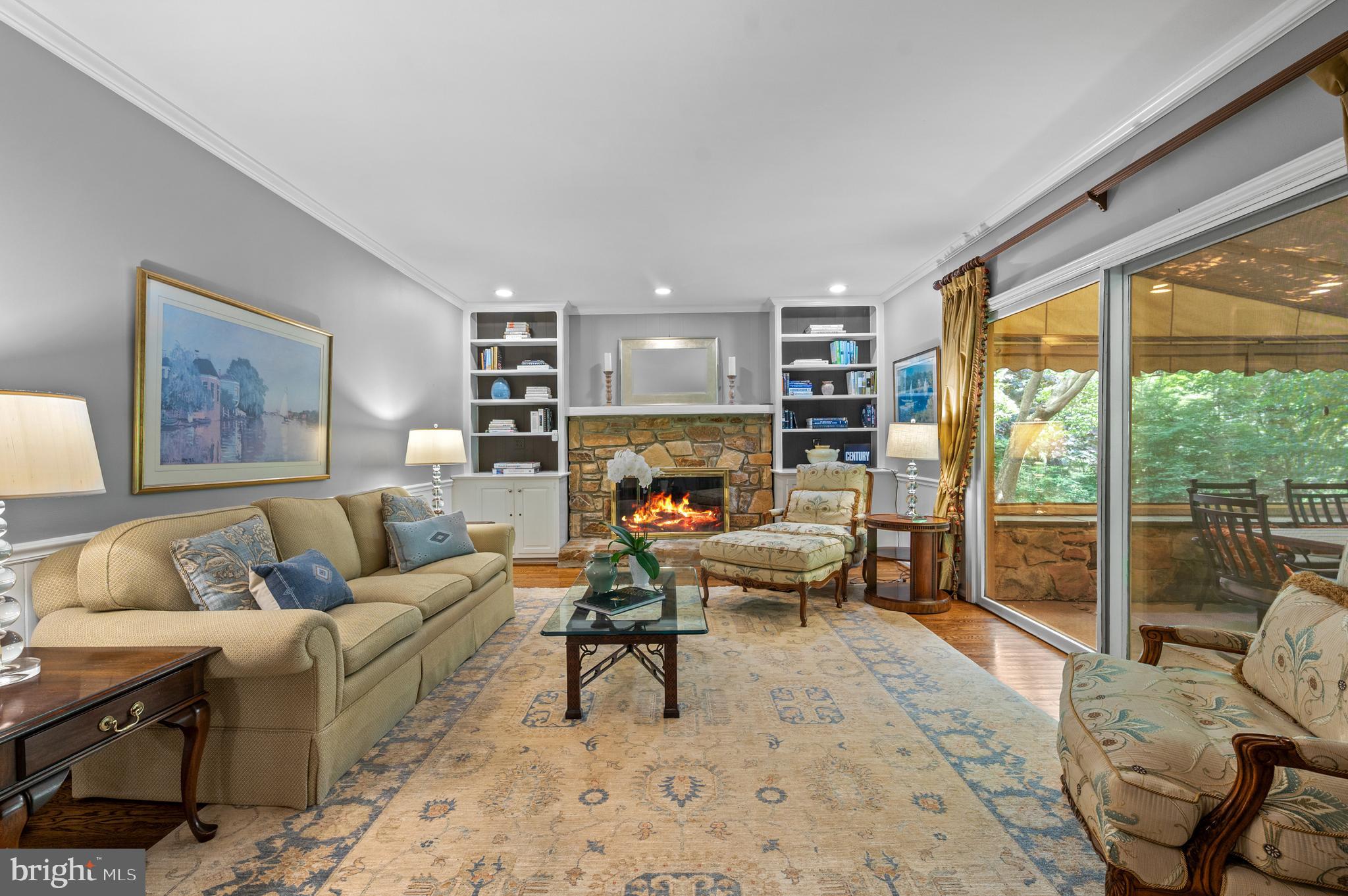 NEWTOWN HUNT - Residential