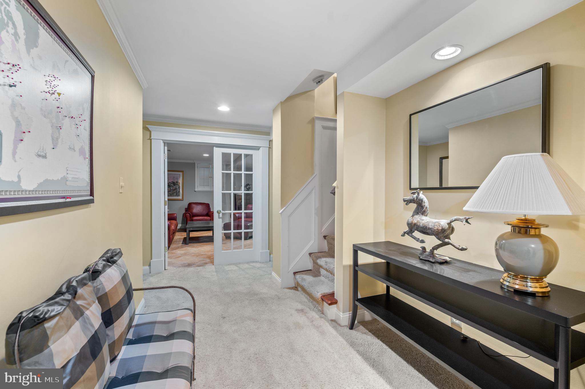 NEWTOWN HUNT - Residential