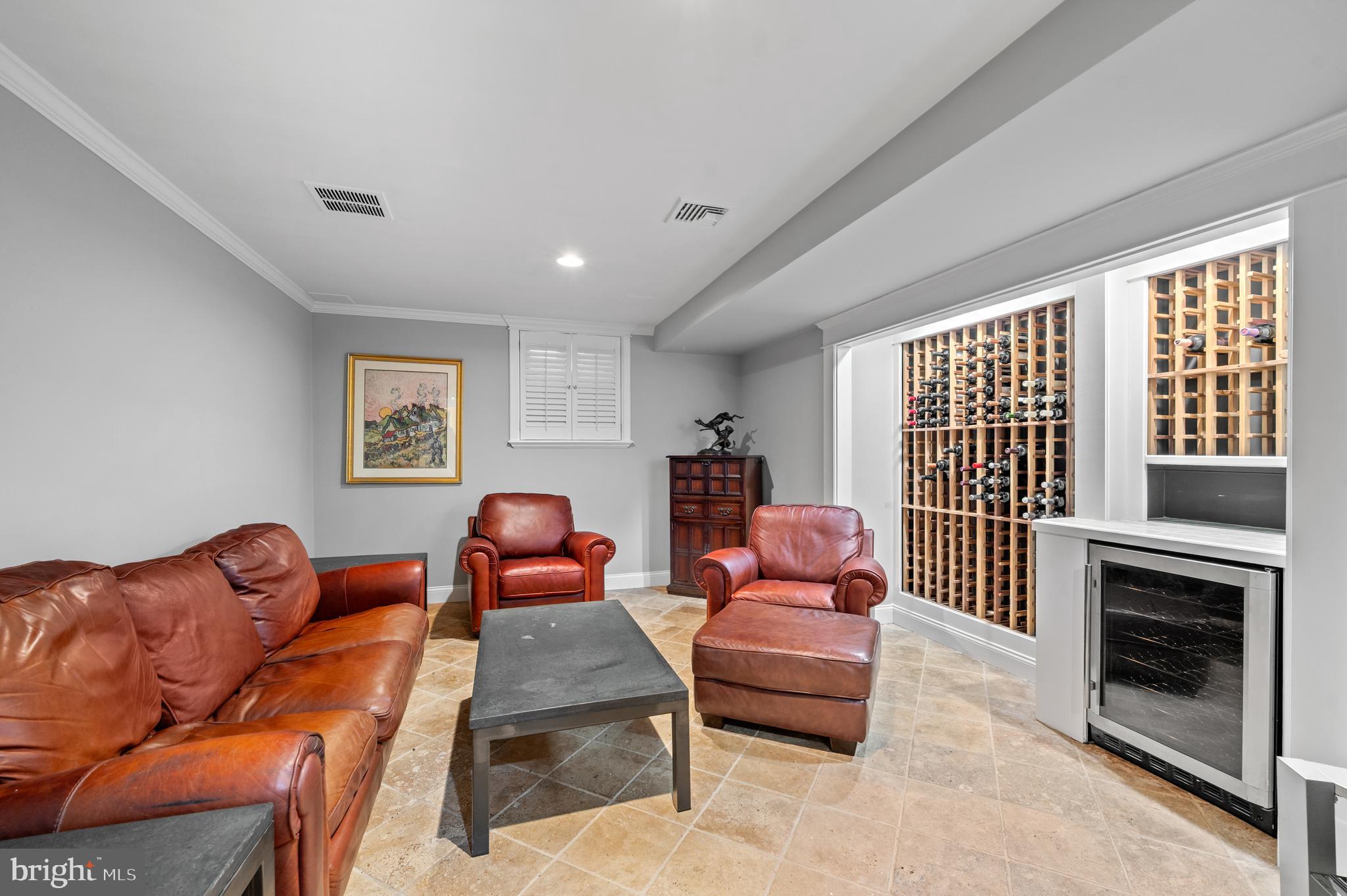 NEWTOWN HUNT - Residential