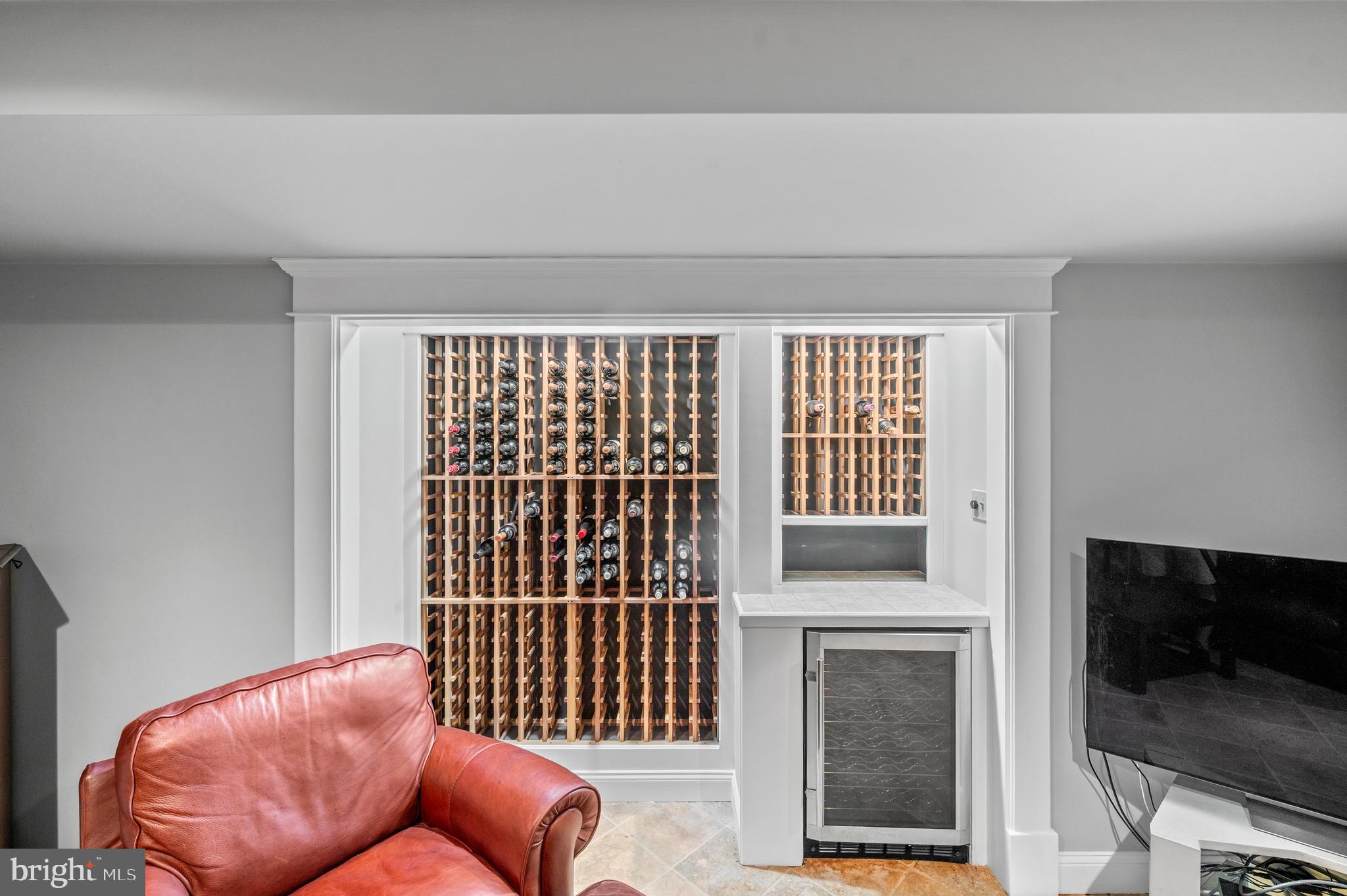 NEWTOWN HUNT - Residential