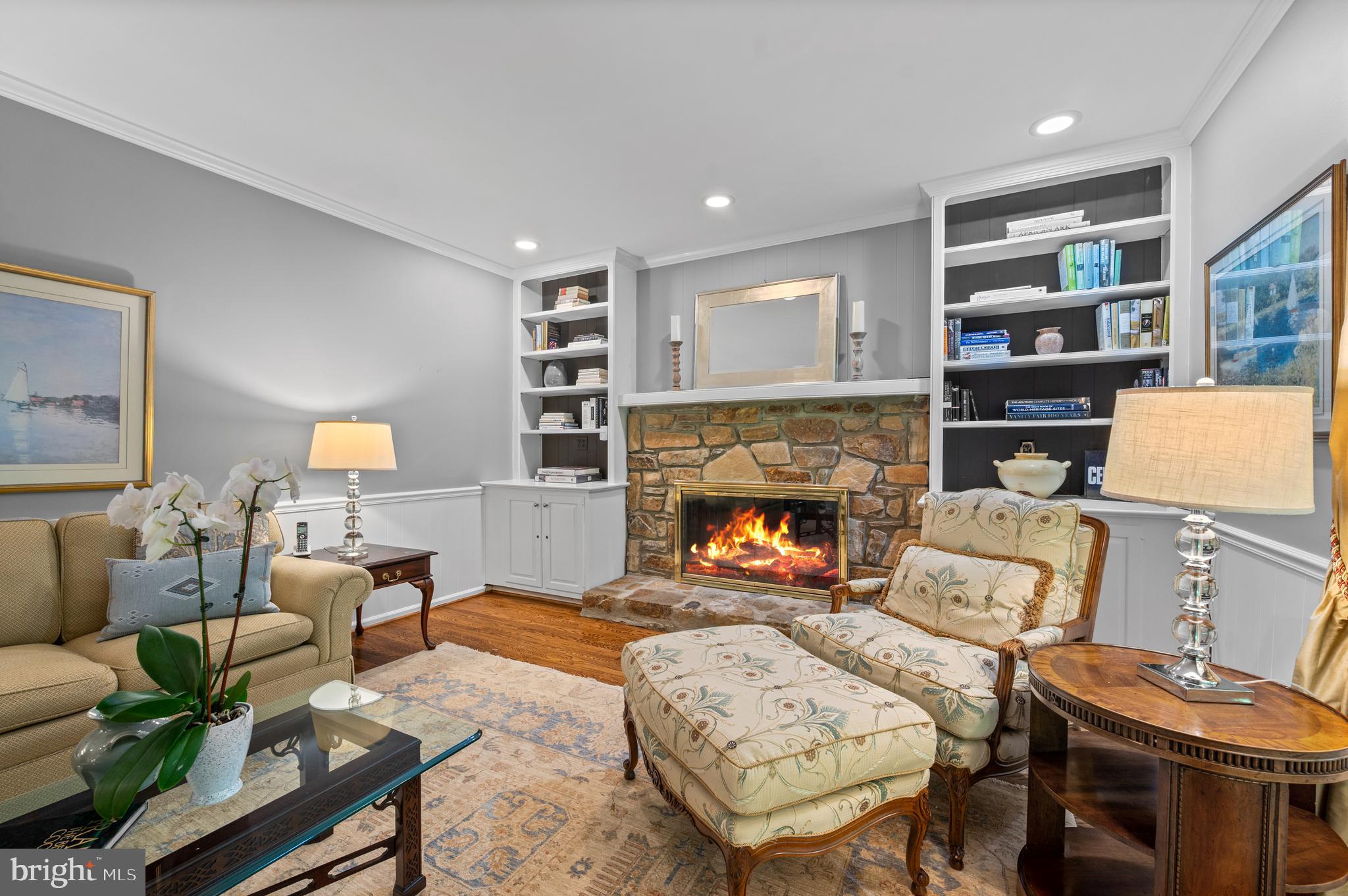 NEWTOWN HUNT - Residential