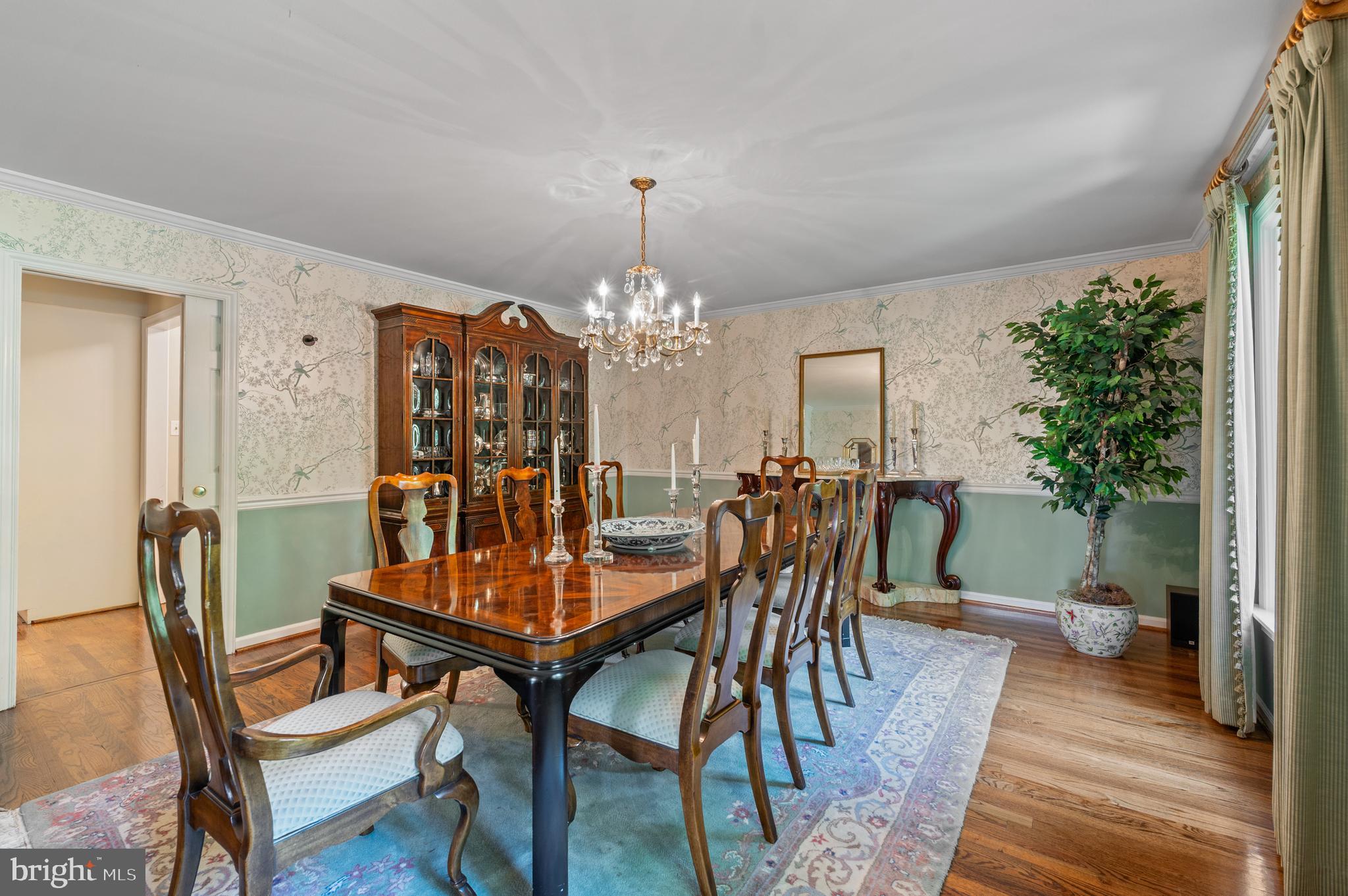 NEWTOWN HUNT - Residential