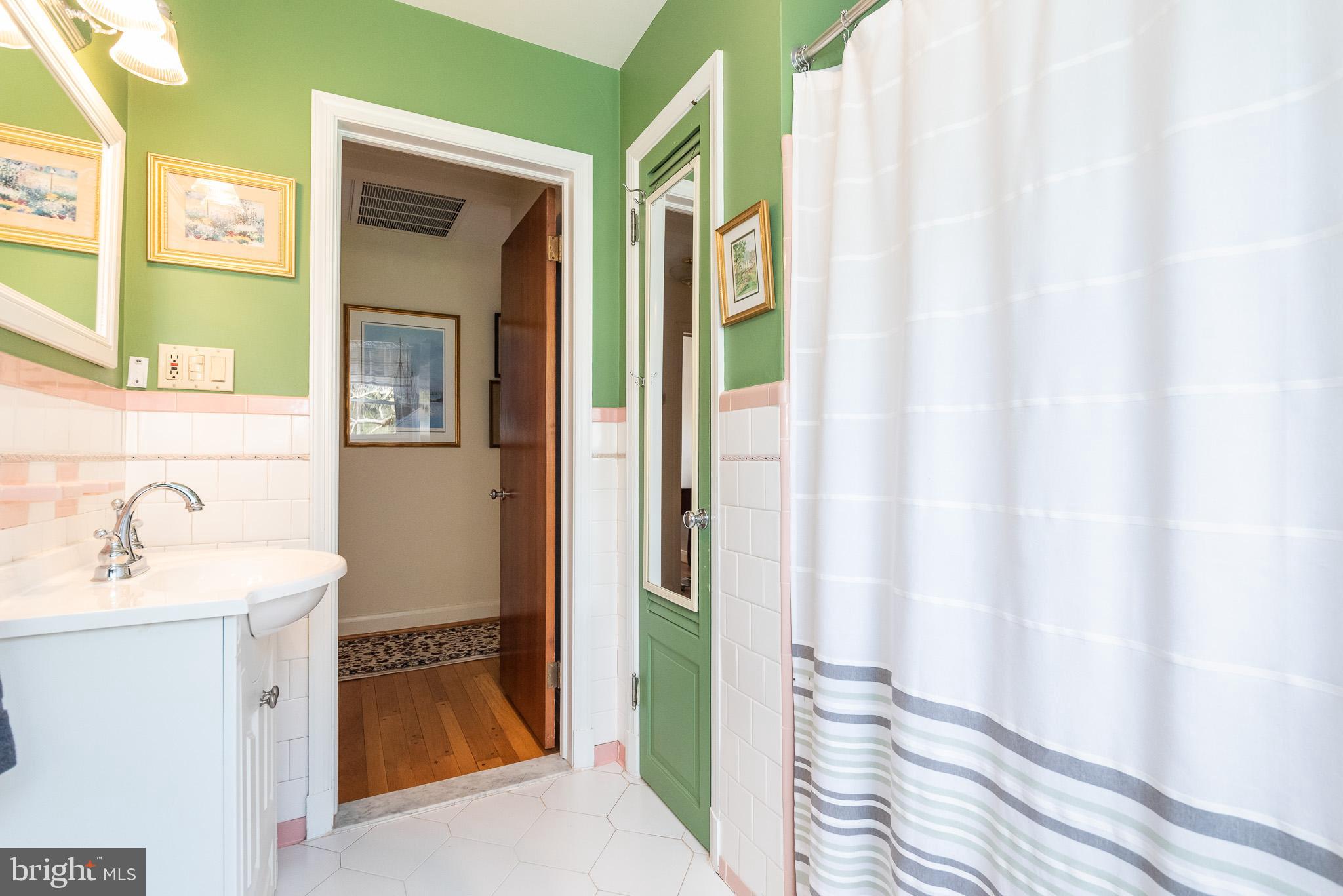 HAMPTON - Residential