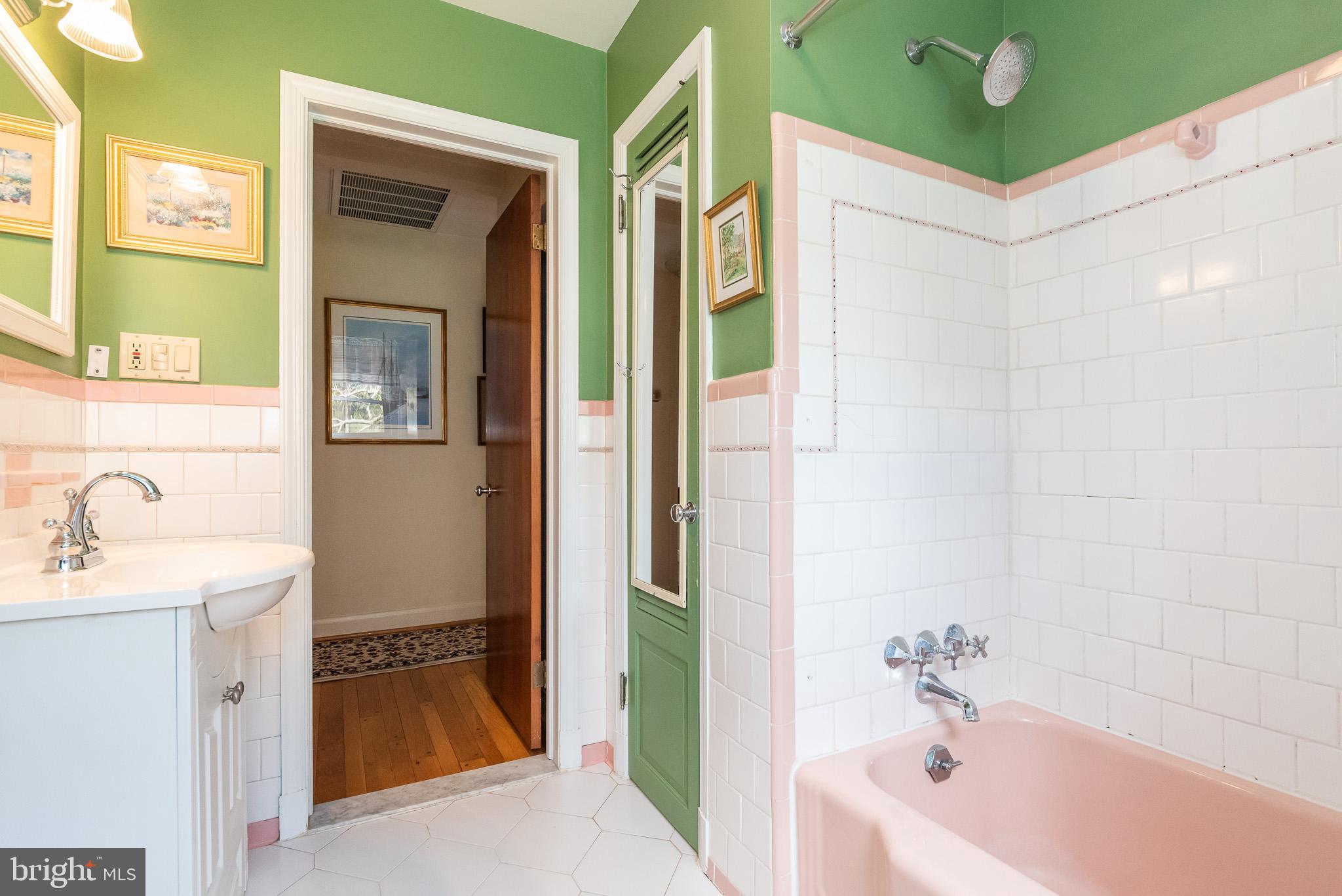 HAMPTON - Residential