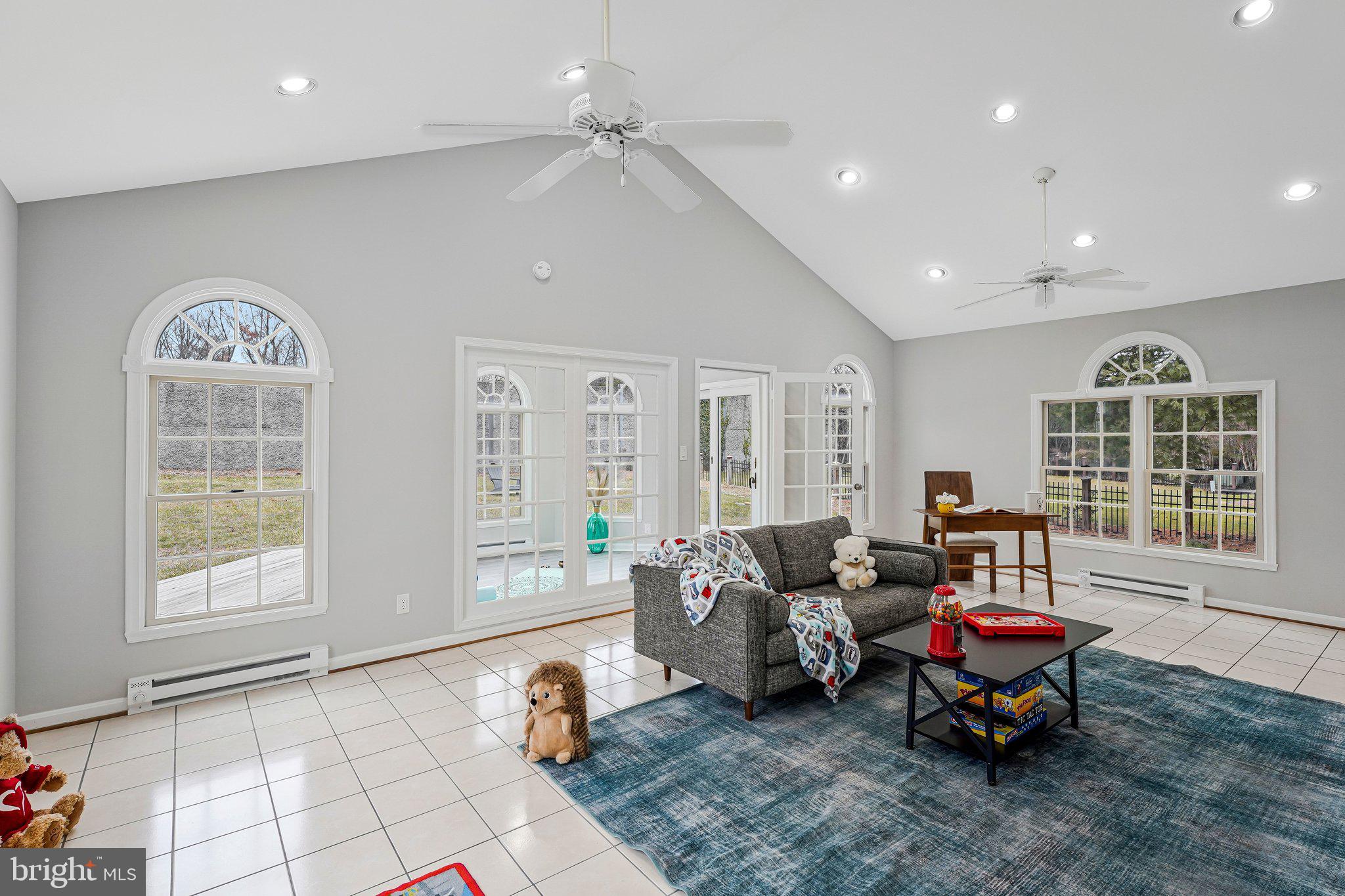 FOX MILL ESTATES - Residential