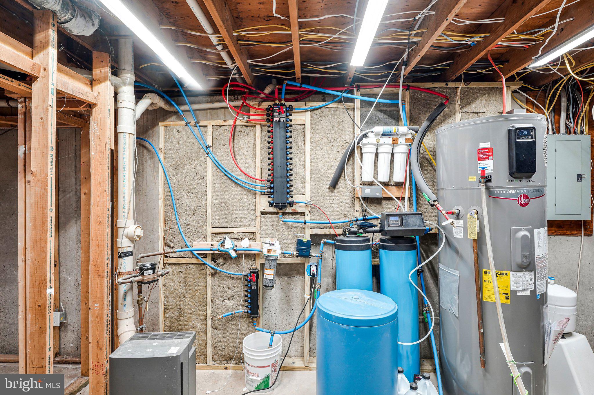 FOX MILL ESTATES - Residential