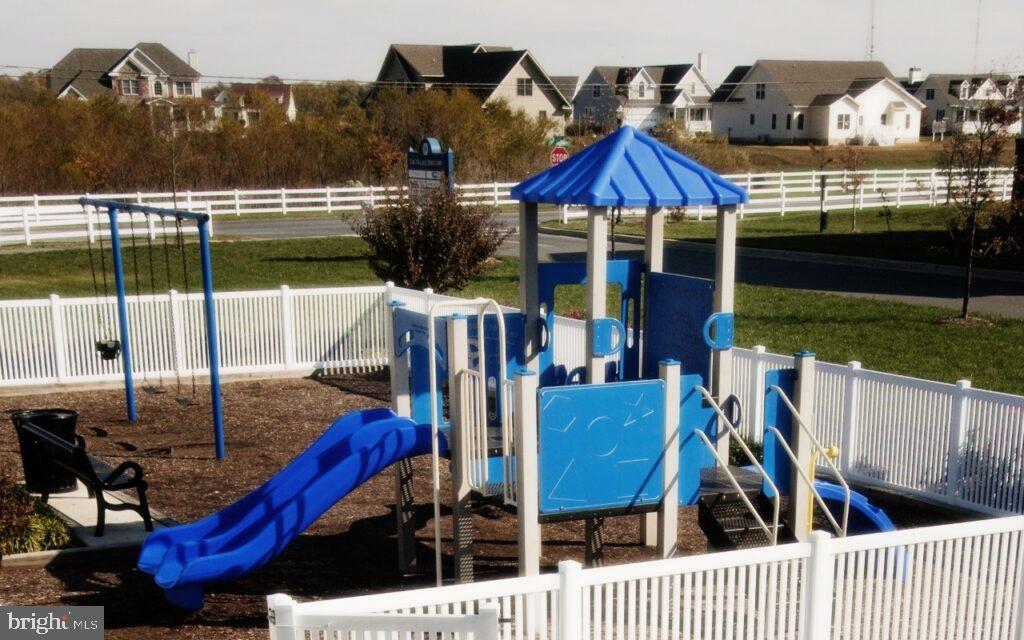 VILLAGES OF FIVE POINTS-WEST - Residential