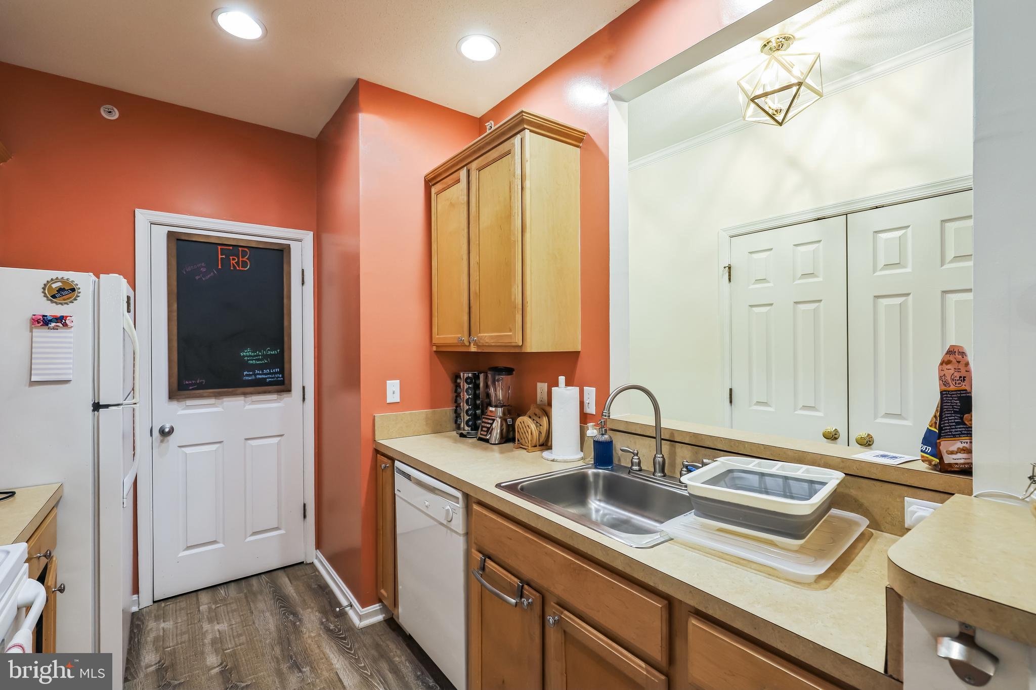 VILLAGES OF FIVE POINTS-WEST - Residential