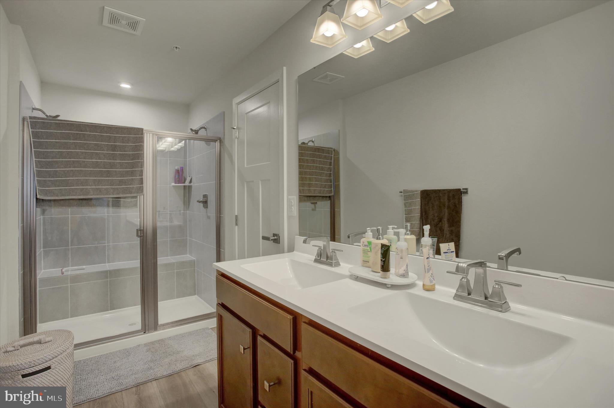 ROLLING HILLS ESTATES - Residential