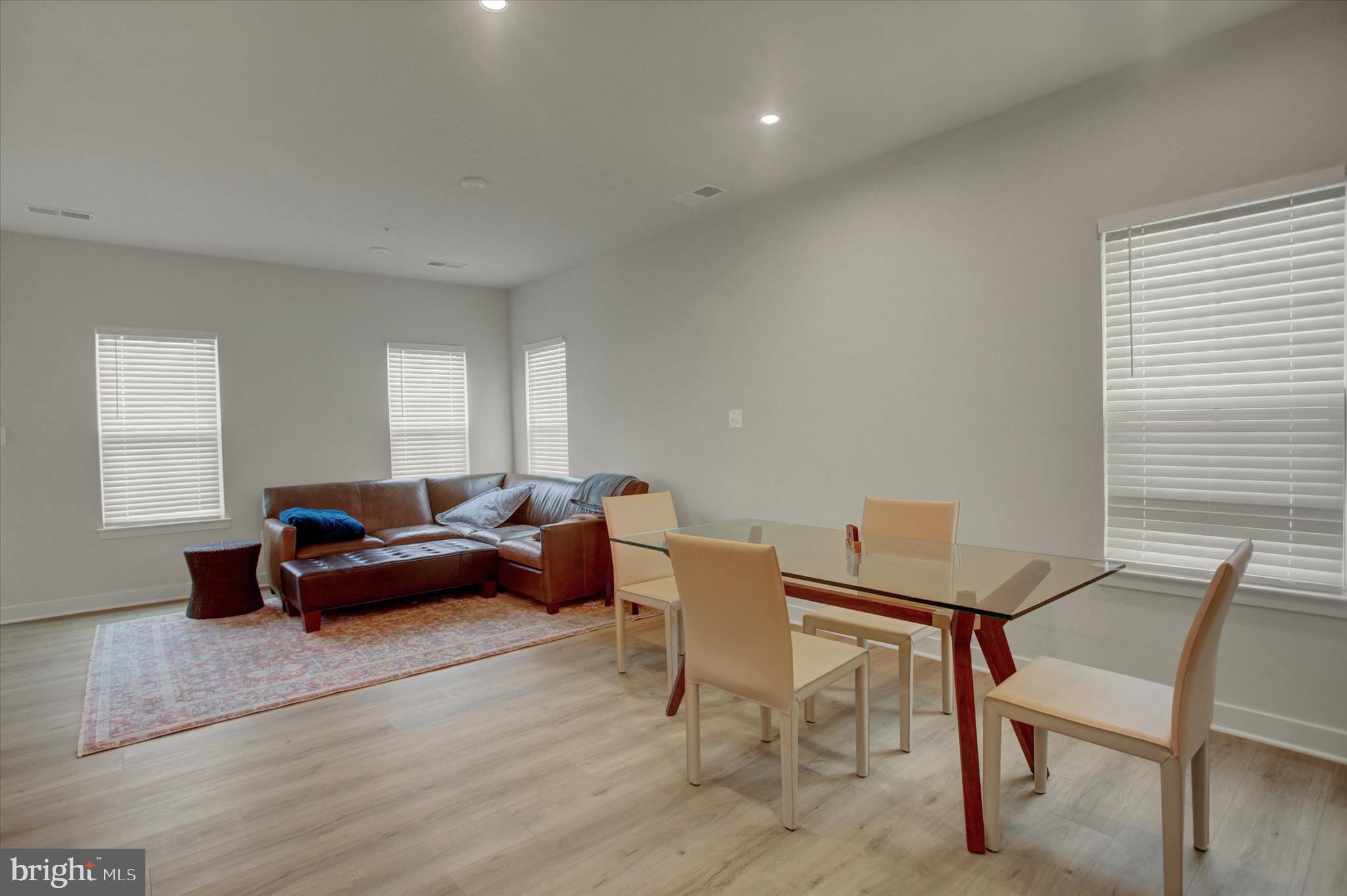 ROLLING HILLS ESTATES - Residential