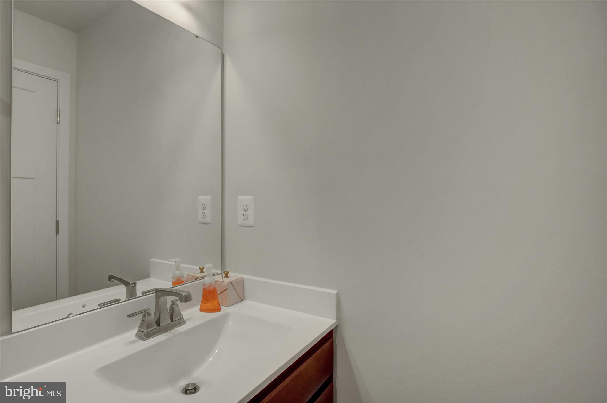 ROLLING HILLS ESTATES - Residential