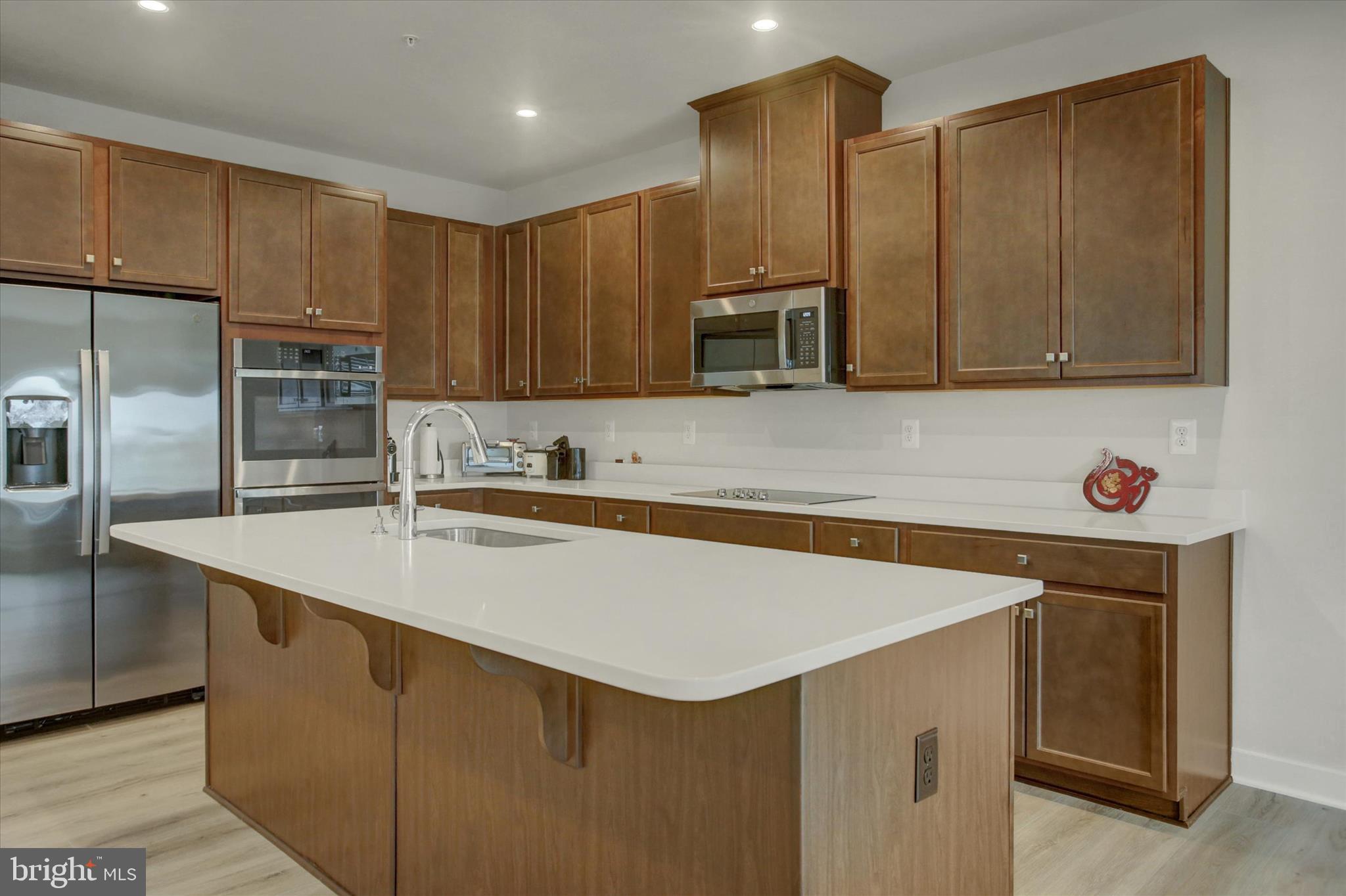 ROLLING HILLS ESTATES - Residential