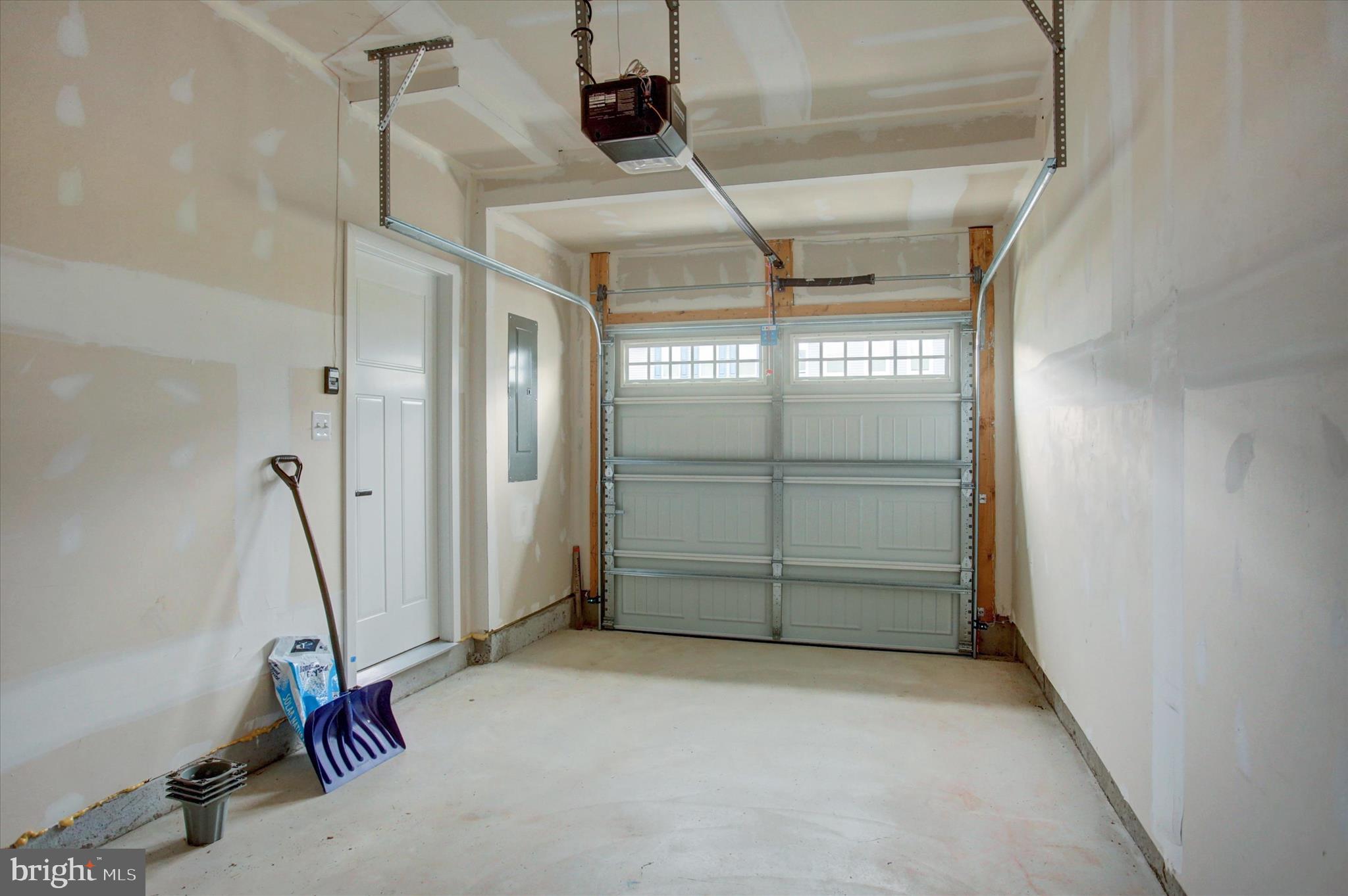 ROLLING HILLS ESTATES - Residential