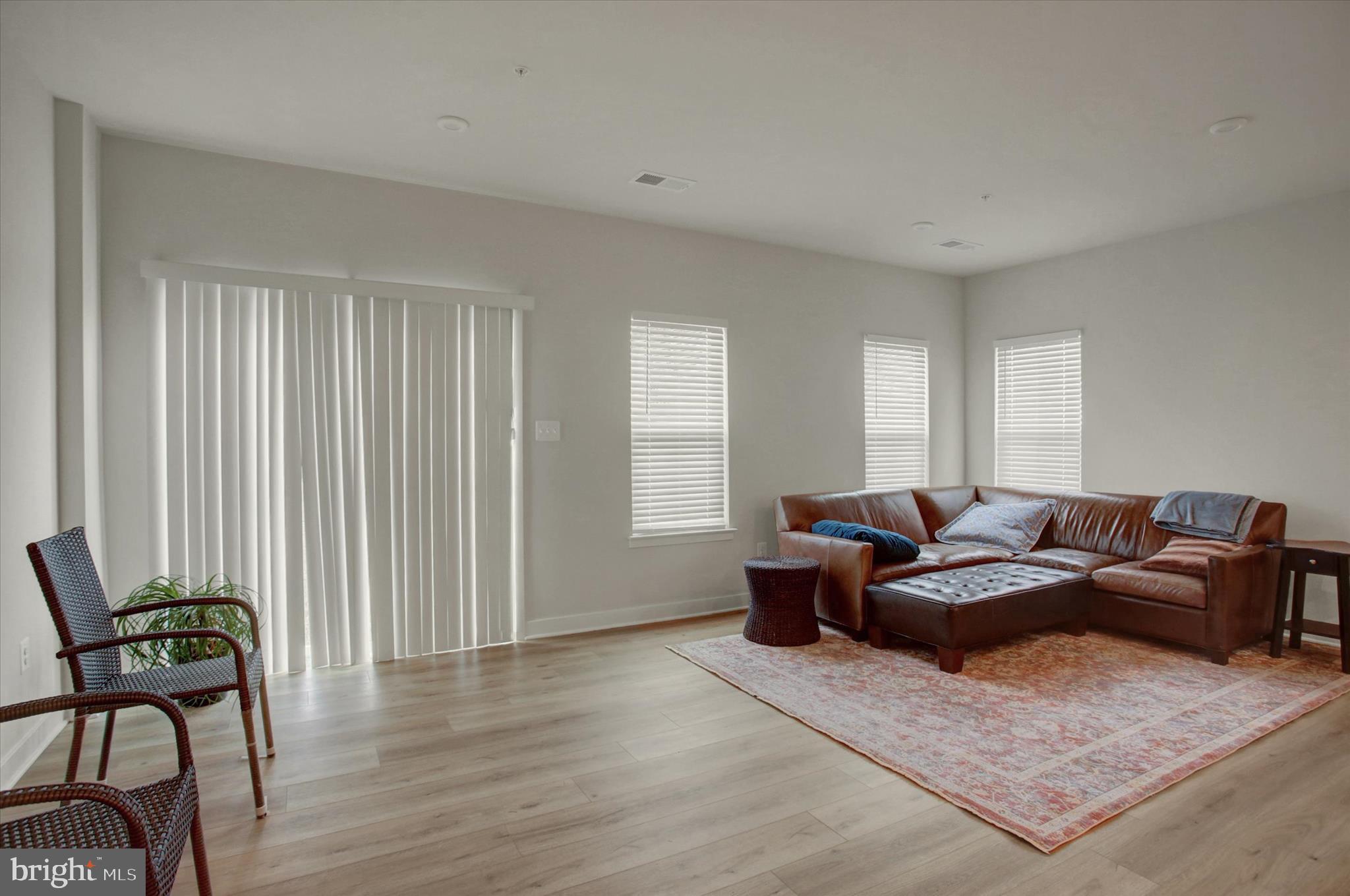 ROLLING HILLS ESTATES - Residential