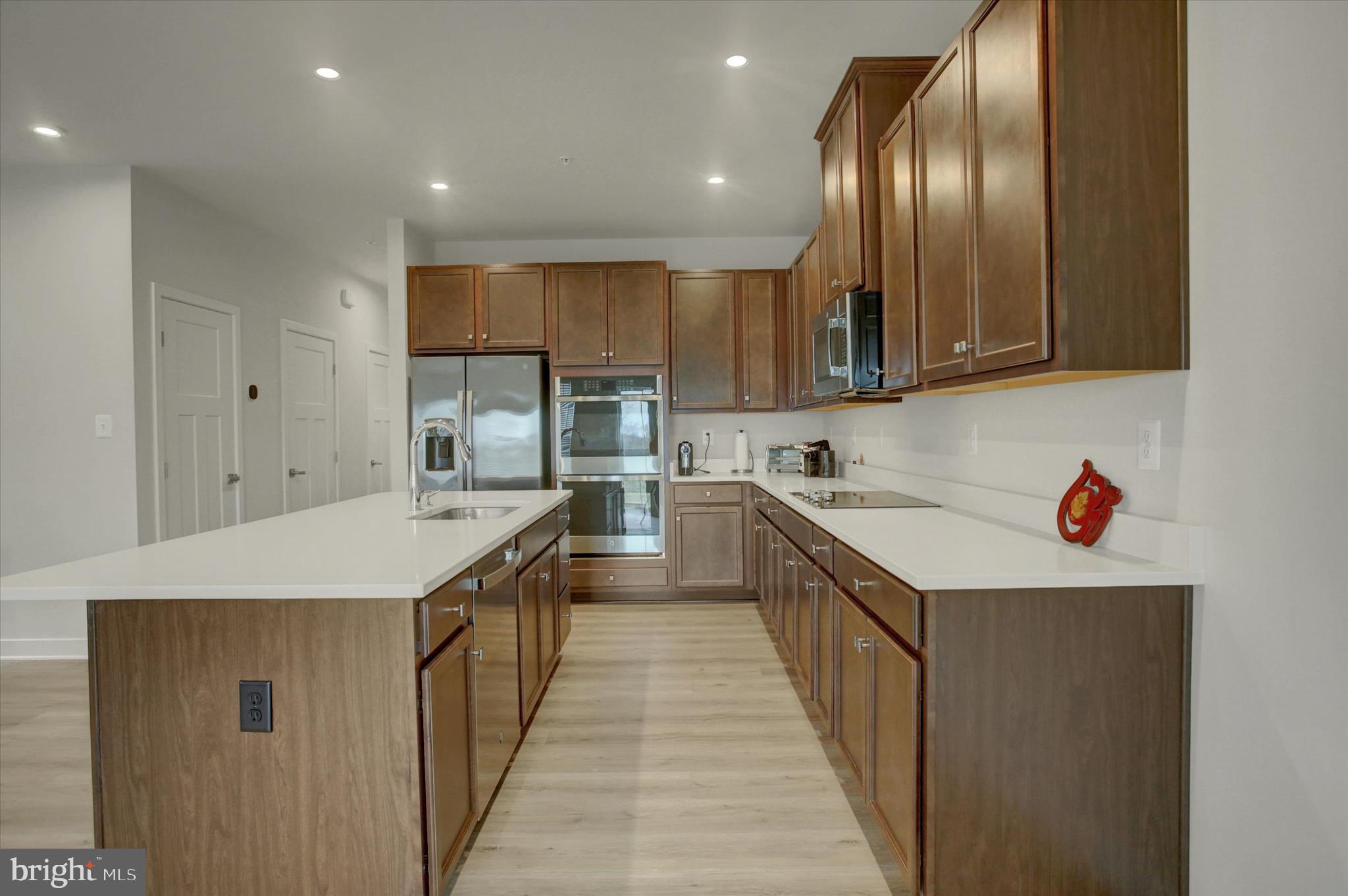 ROLLING HILLS ESTATES - Residential