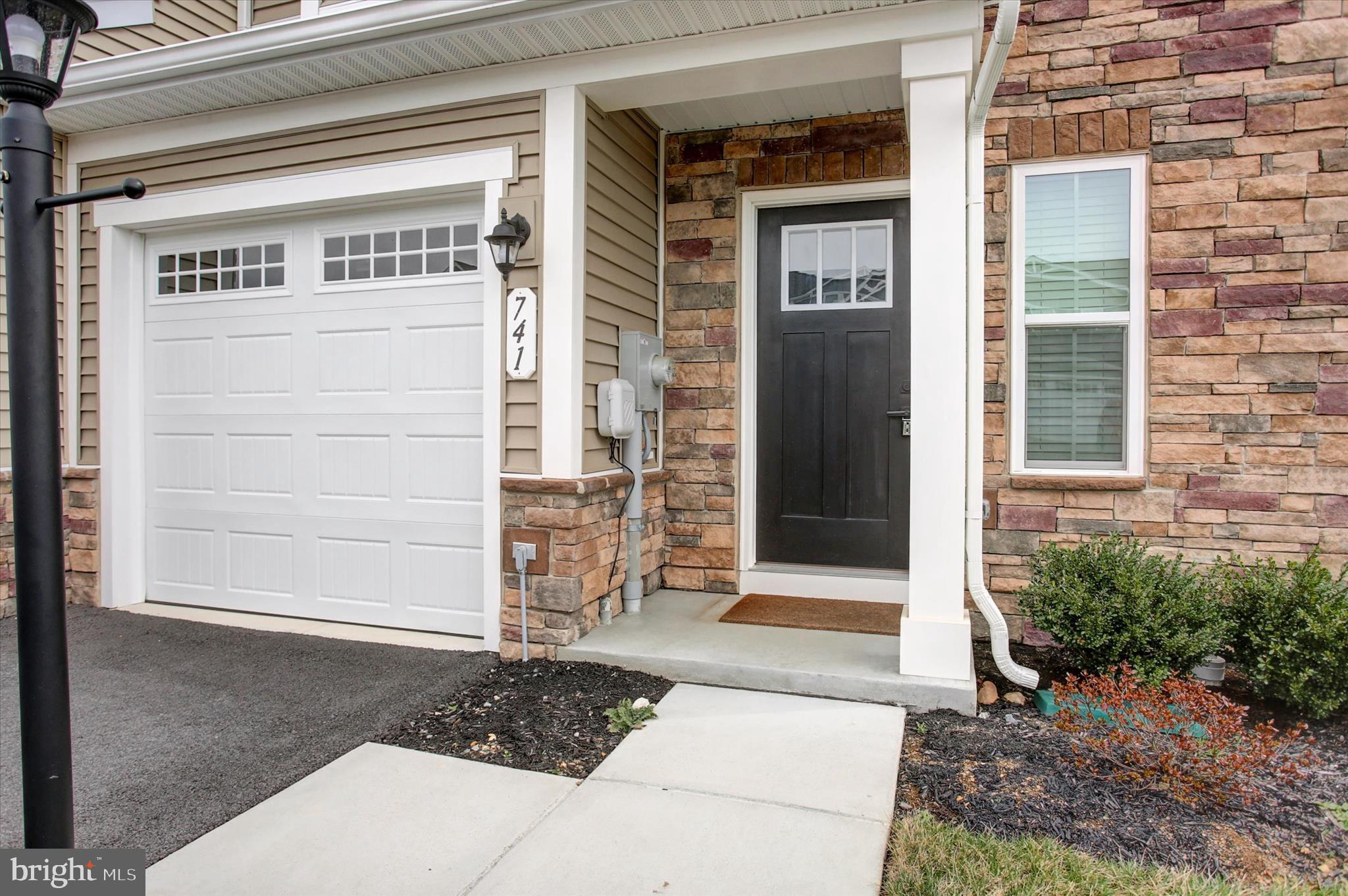 ROLLING HILLS ESTATES - Residential