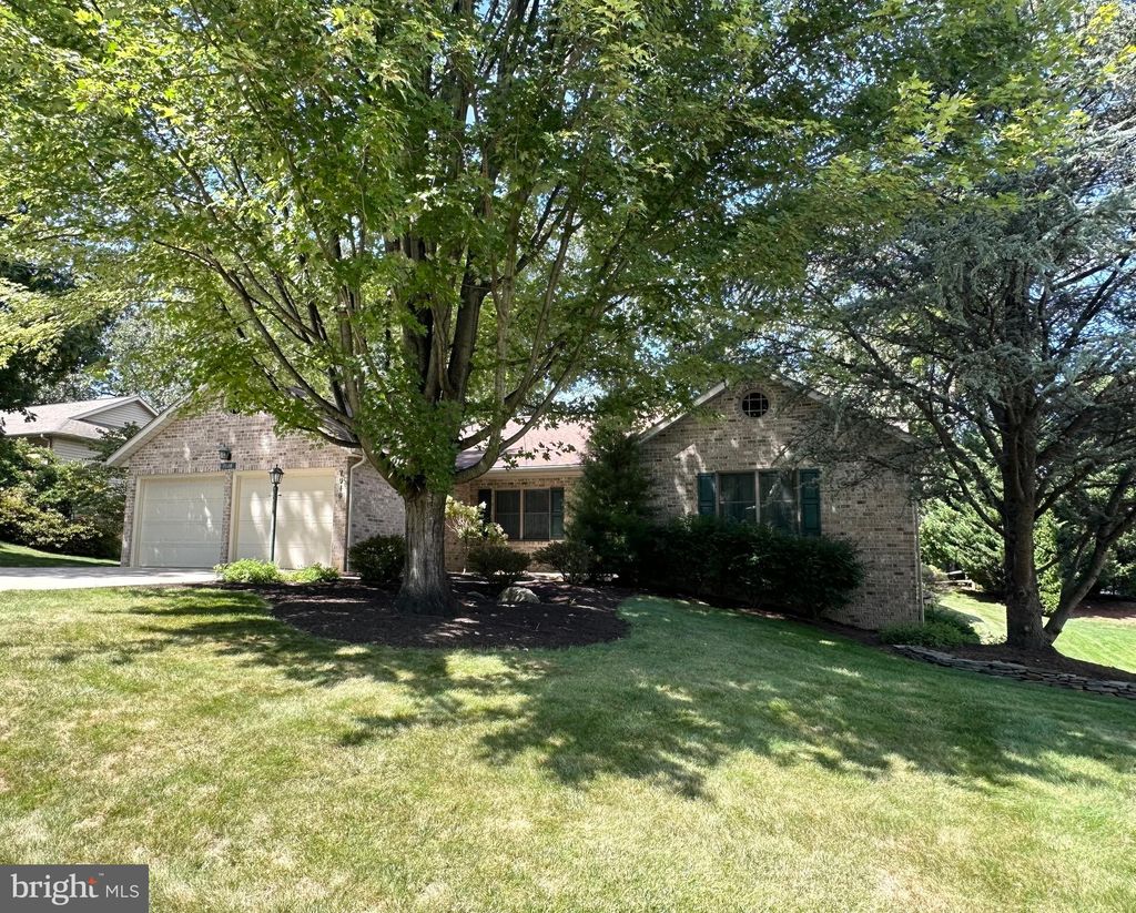 Photo of 7010 Fairway Oaks, FAYETTEVILLE, PA 17222 (MLS # PAFL2029468)