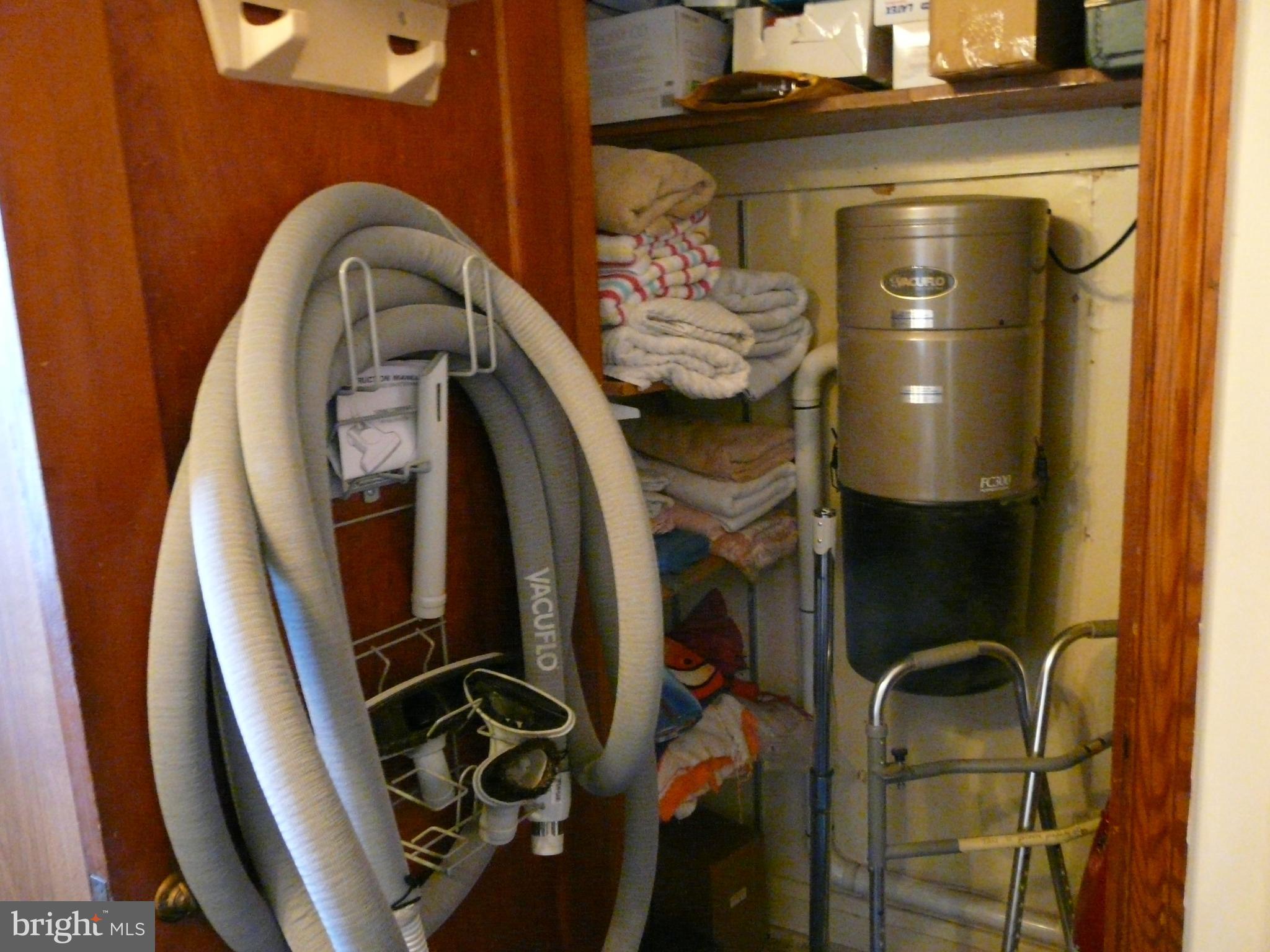 GRAY MANOR - Residential