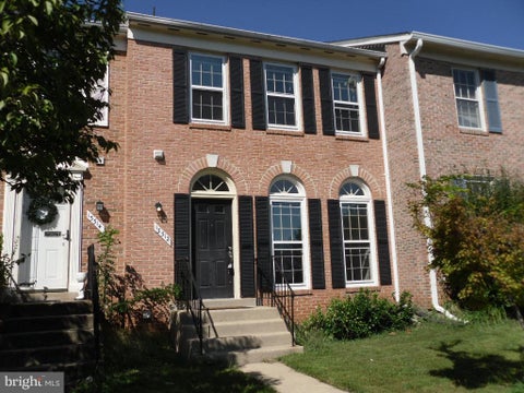 Townhouse For Rent - 13312 Foxhole Drive<br/> FAIRFAX, VA 22033