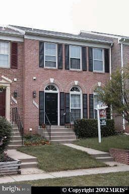 Townhouse For Rent - 13312 Foxhole Drive<br/> FAIRFAX, VA 22033